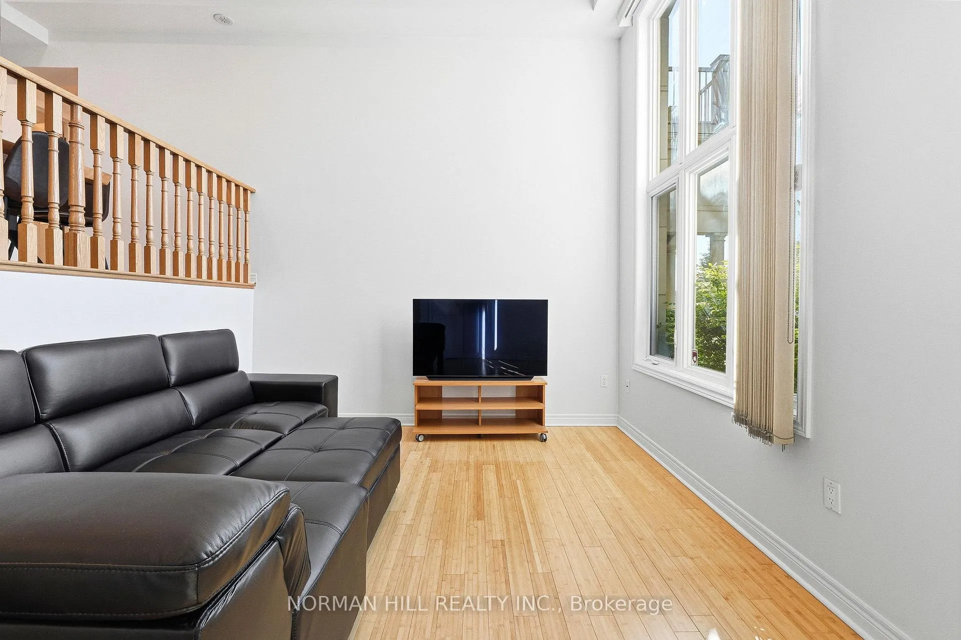 Photo 5 of 42 Comely Way, Markham, Milliken Mills East — HOMEH