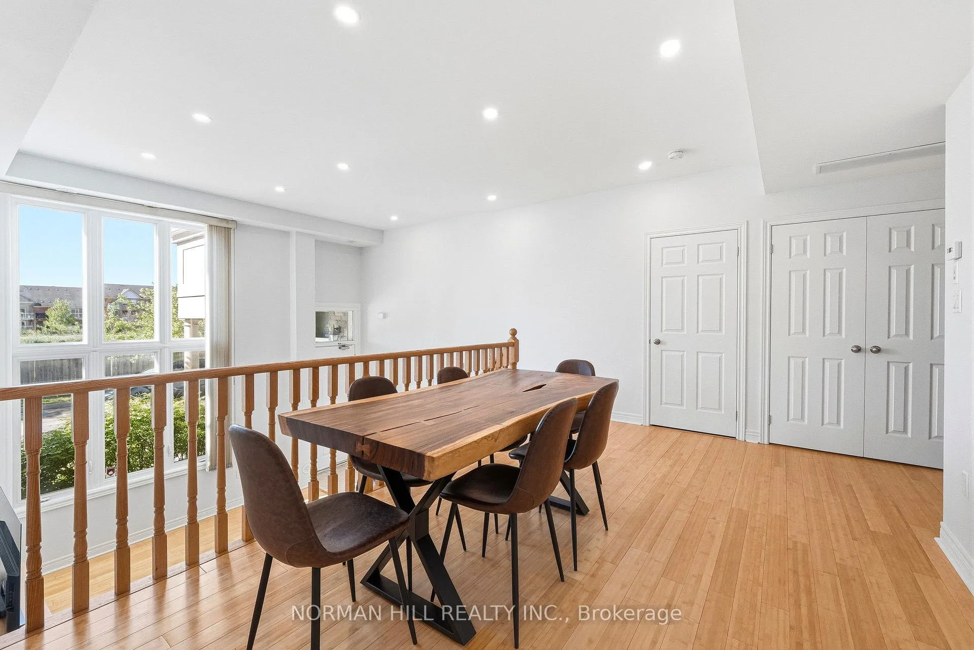 Photo 9 of 42 Comely Way, Markham, Milliken Mills East — HOMEH
