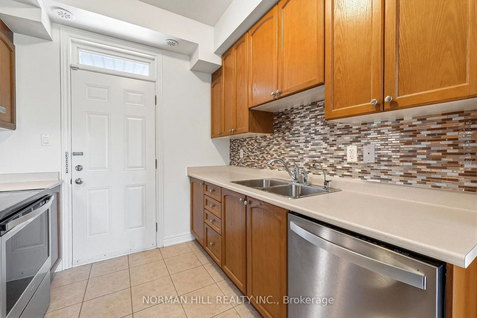 Photo 12 of 42 Comely Way, Markham, Milliken Mills East — HOMEH