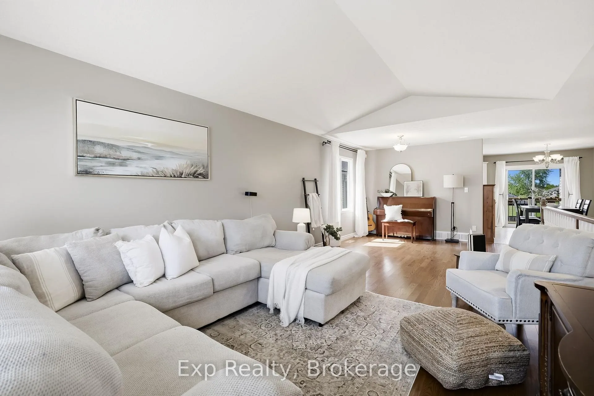 Photo 10 of 1106 Fawn Court, Kingston, City Northwest — HOMEH