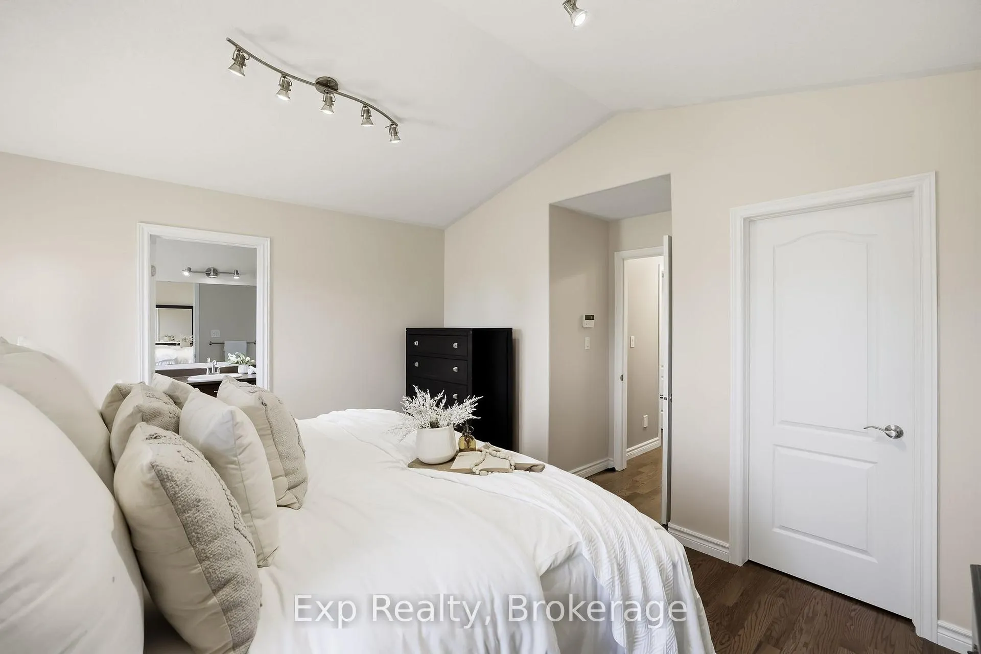 Photo 22 of 1106 Fawn Court, Kingston, City Northwest — HOMEH