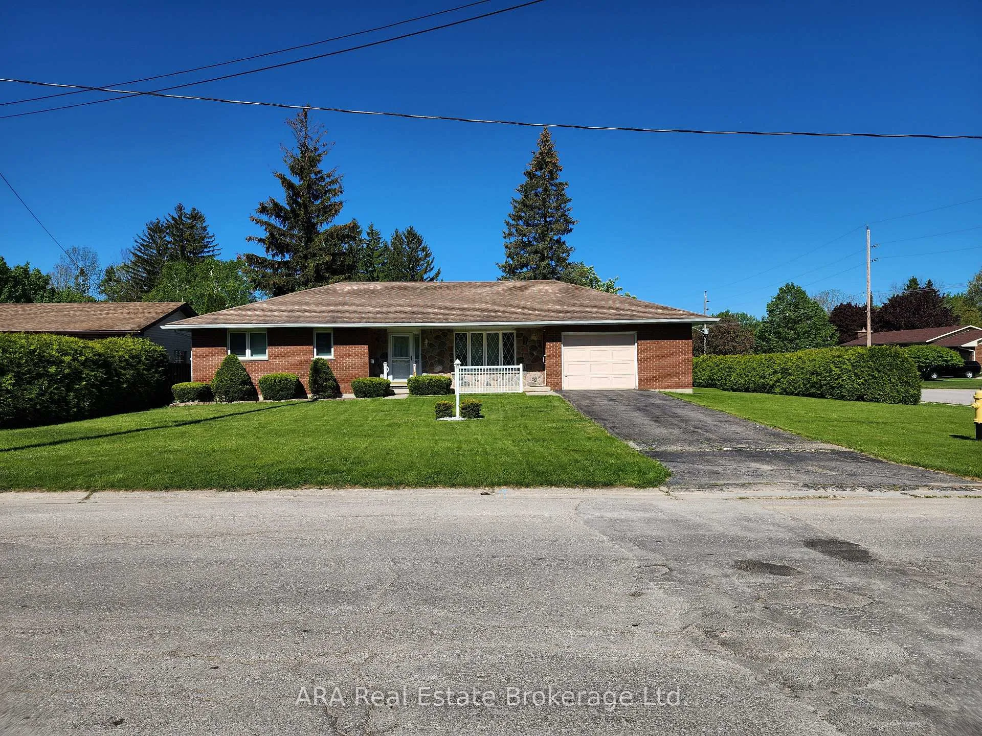 Photo 1 of 66 Union Street, Meaford — HOMEH