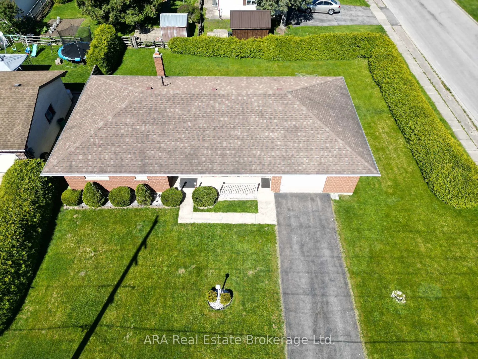 Photo 2 of 66 Union Street, Meaford — HOMEH