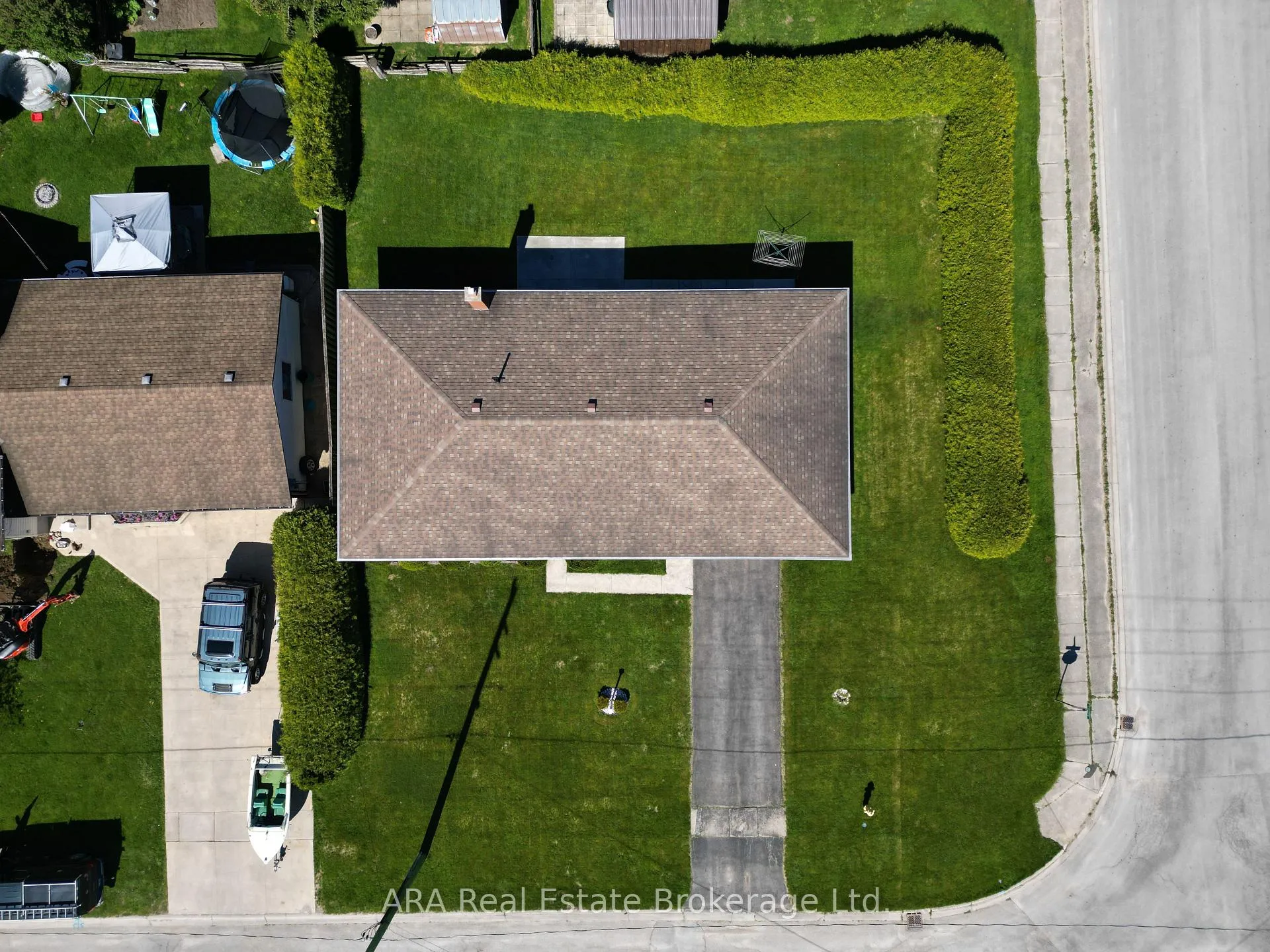 Photo 3 of 66 Union Street, Meaford — HOMEH