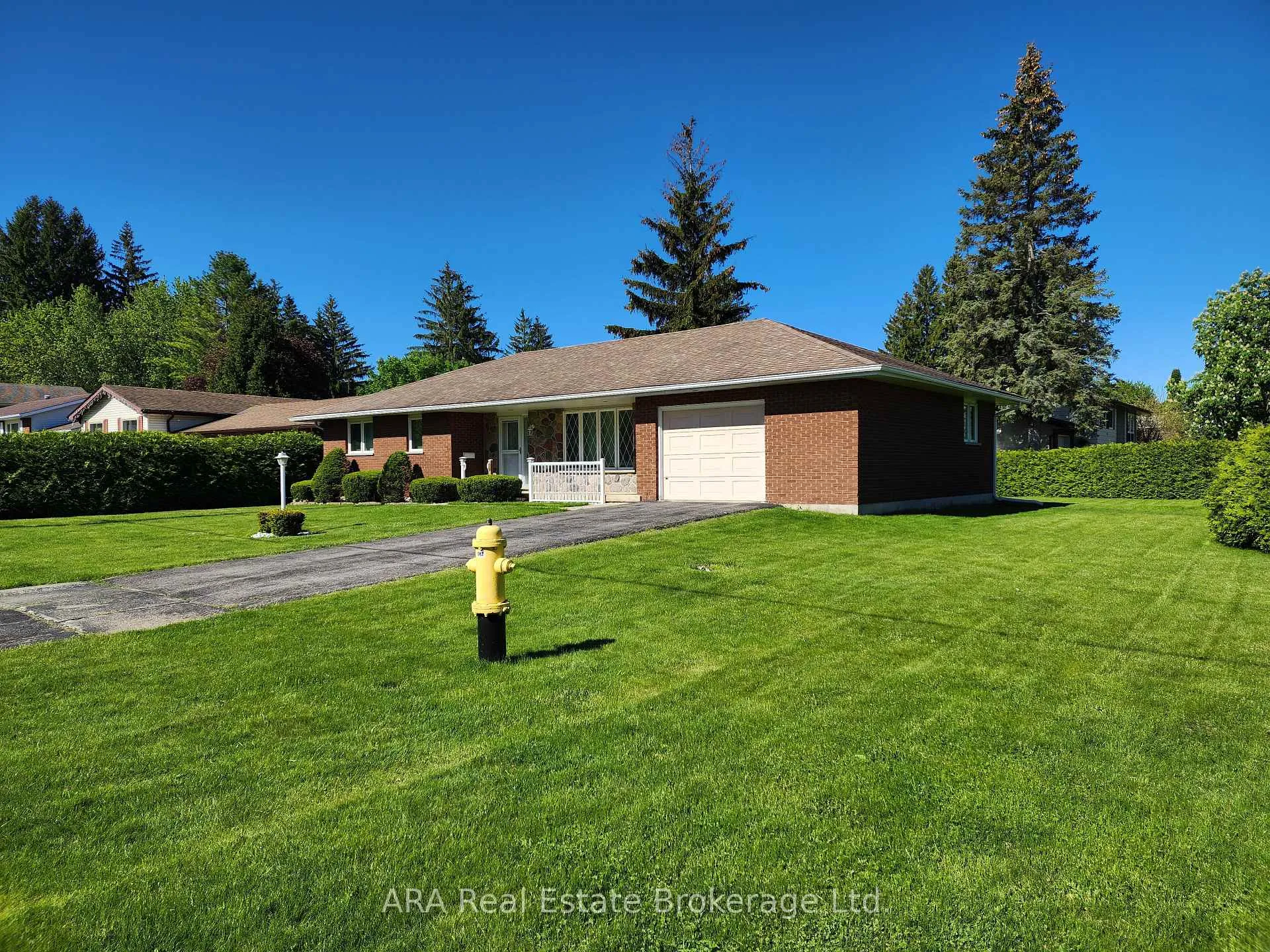Photo 10 of 66 Union Street, Meaford — HOMEH