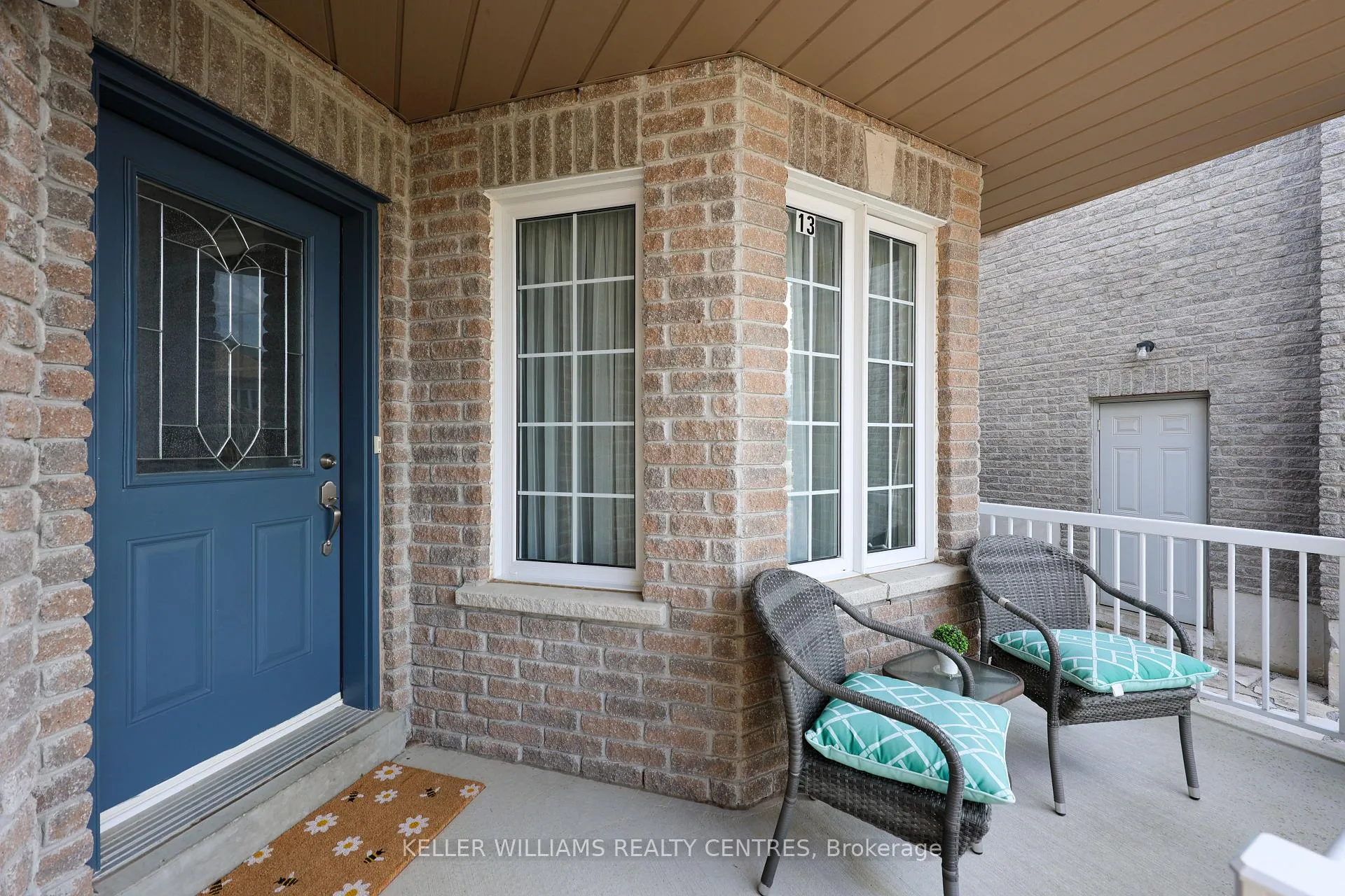 Photo 2 of 13 Surrey Street, Barrie, Little Lake — HOMEH