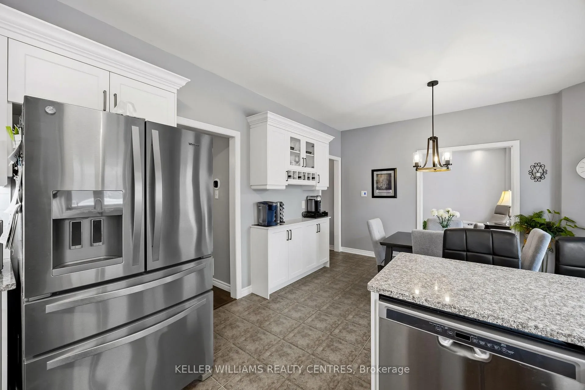 Photo 6 of 13 Surrey Street, Barrie, Little Lake — HOMEH