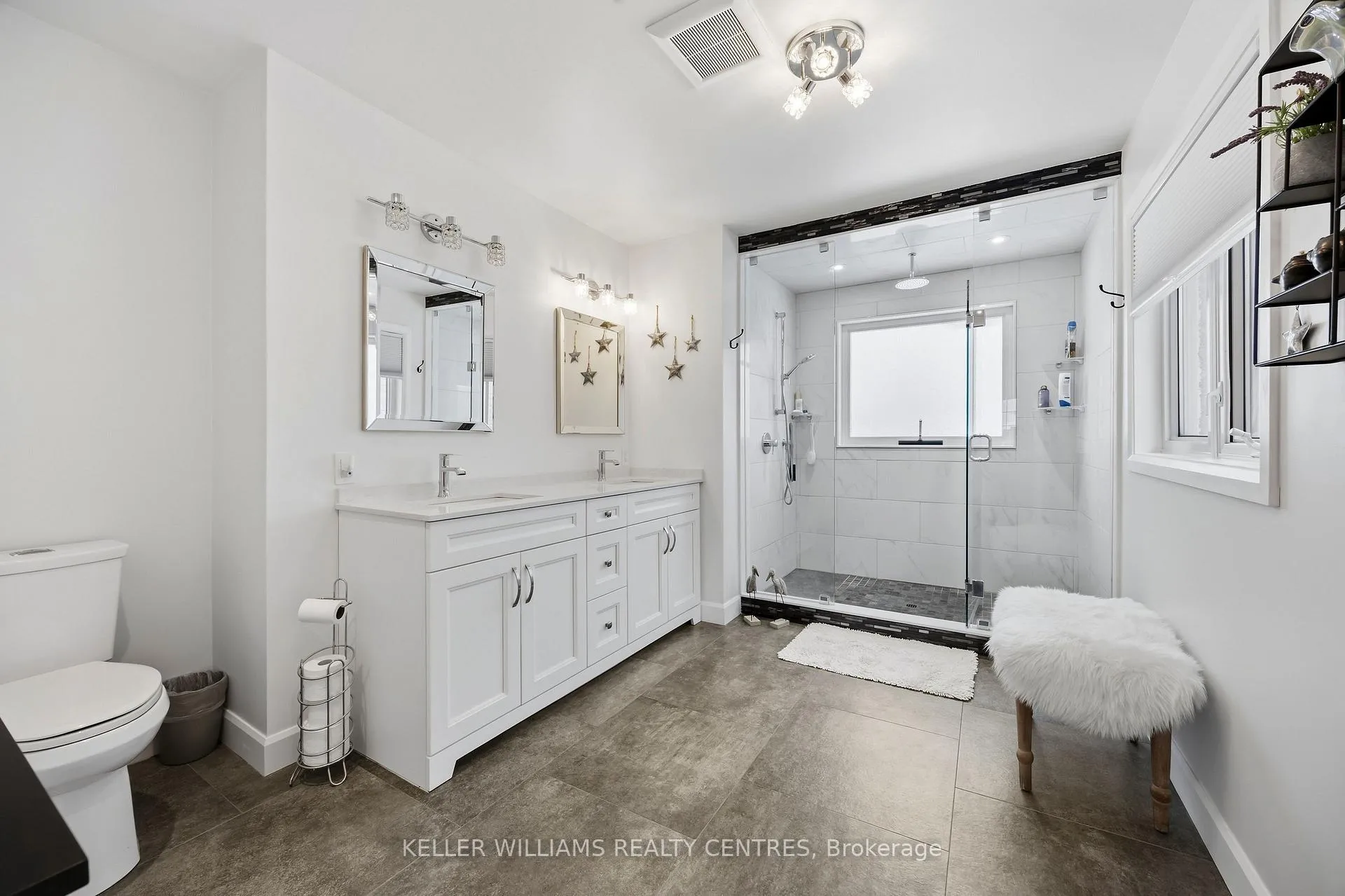 Photo 15 of 13 Surrey Street, Barrie, Little Lake — HOMEH