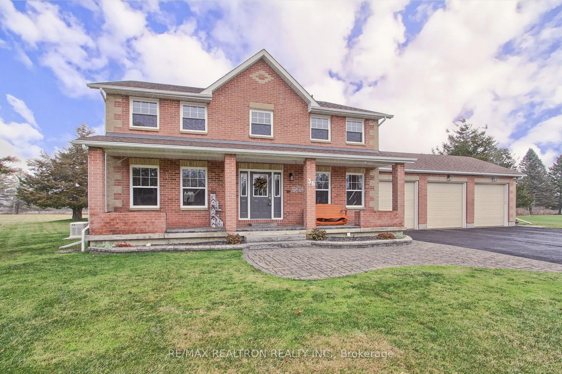 Photo 3 of 36 Audubon Way, Georgina, Baldwin — HOMEH