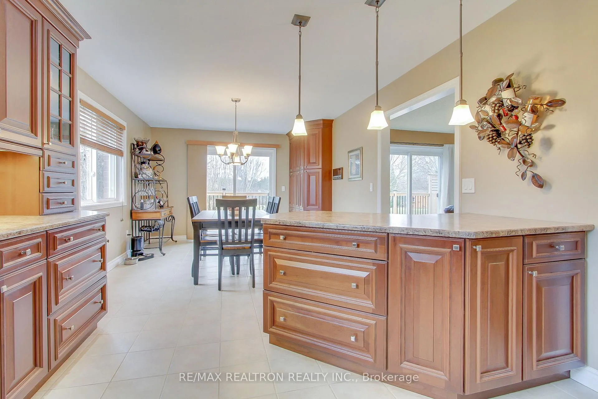 Photo 12 of 36 Audubon Way, Georgina, Baldwin — HOMEH