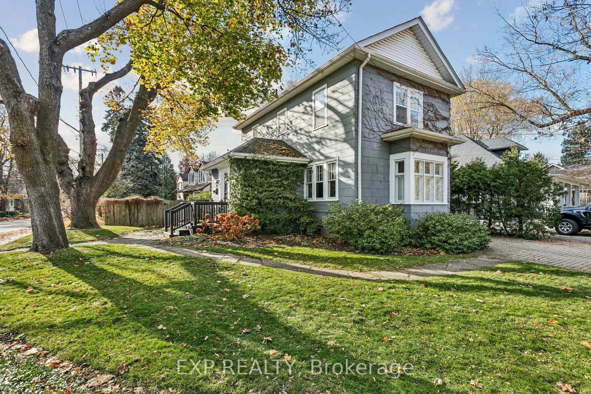 Front of 289 Spruce Street