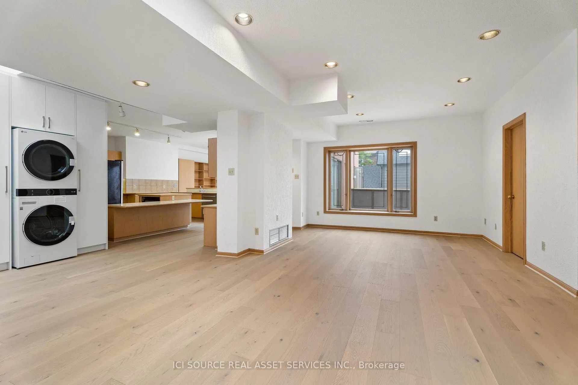 Photo 14 of Unit Upper, 574 St Clair Avenue W, Toronto, Humewood-Cedarvale — HOMEH
