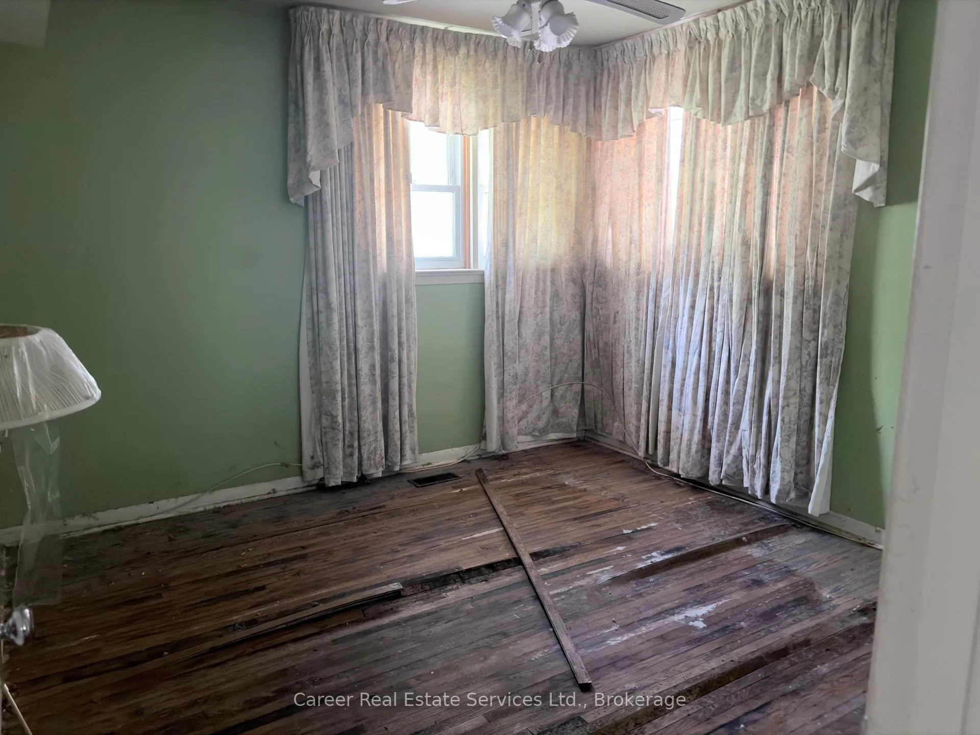 Photo 20 of 76 Springbrook Drive, Peterborough, Monaghan Ward 2 — HOMEH