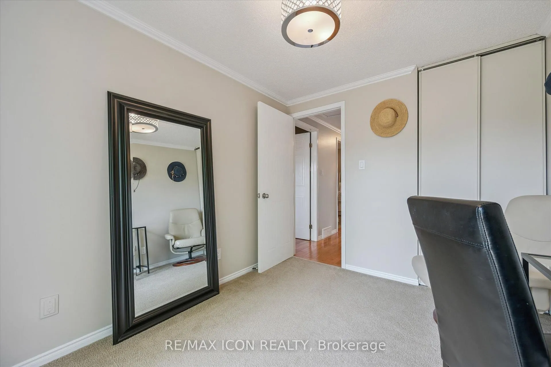 Photo 17 of 40 Abeles Avenue, Brant, Paris — HOMEH