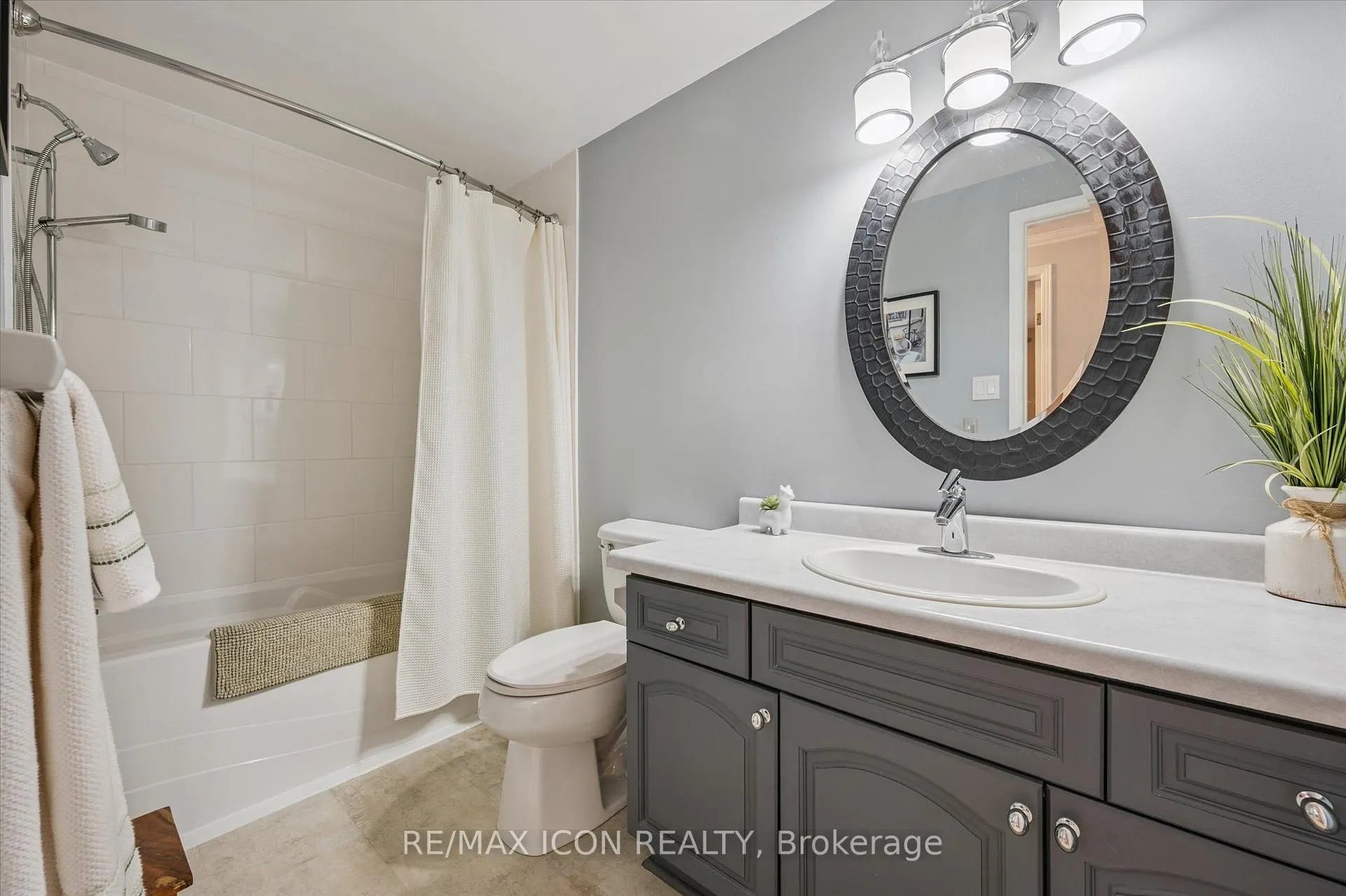 Photo 18 of 40 Abeles Avenue, Brant, Paris — HOMEH