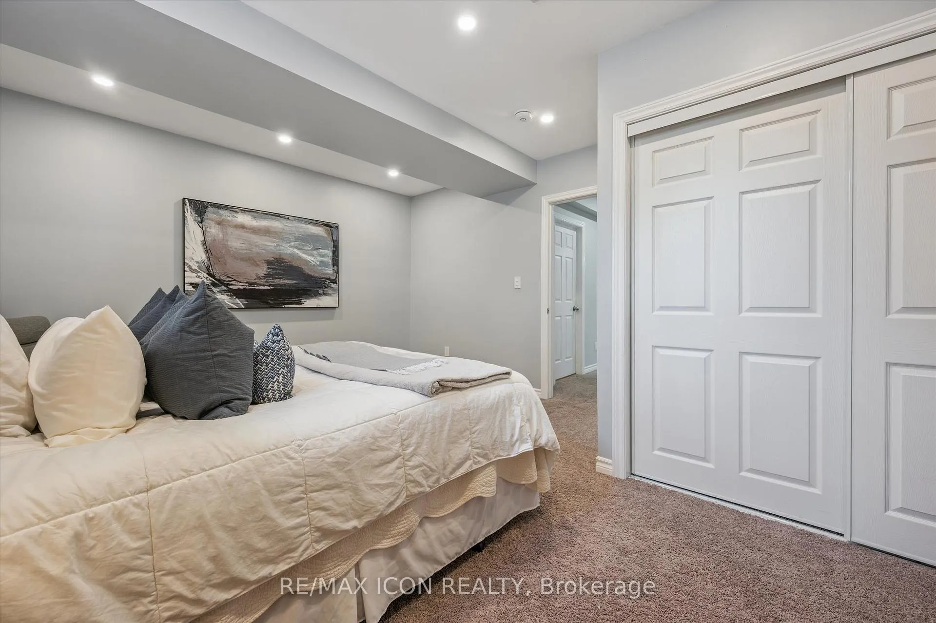 Photo 23 of 40 Abeles Avenue, Brant, Paris — HOMEH