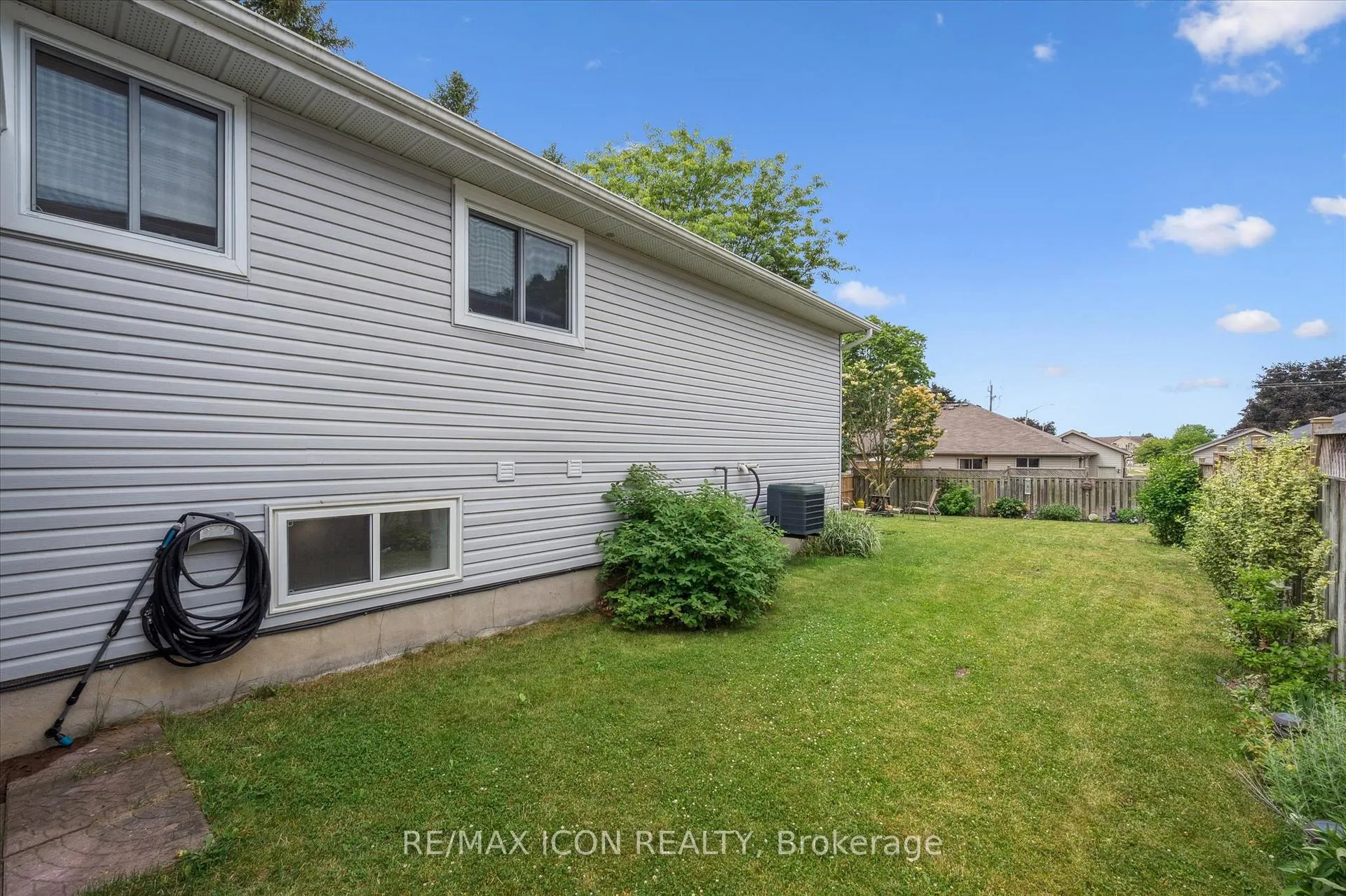 Photo 26 of 40 Abeles Avenue, Brant, Paris — HOMEH