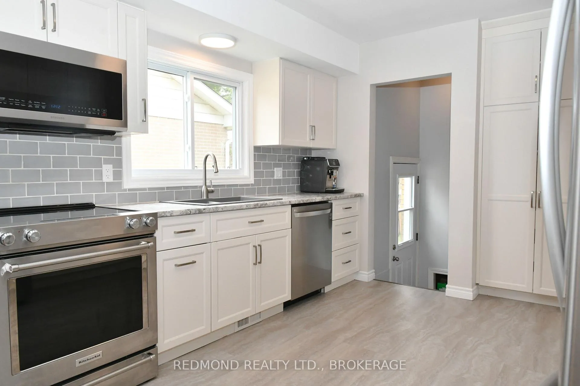 Photo 11 of 193 Elizabeth Drive, Gananoque — HOMEH