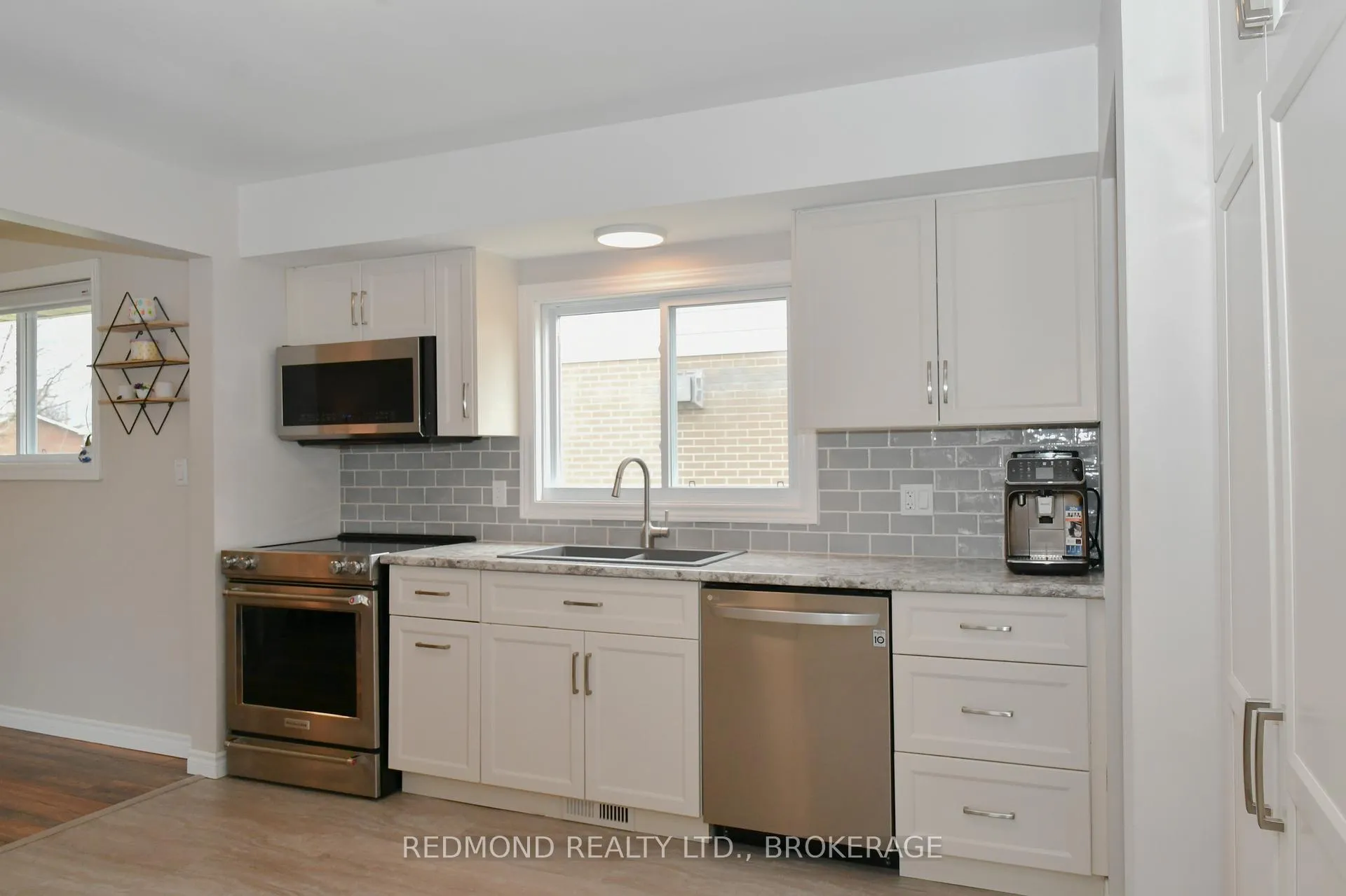 Photo 14 of 193 Elizabeth Drive, Gananoque — HOMEH