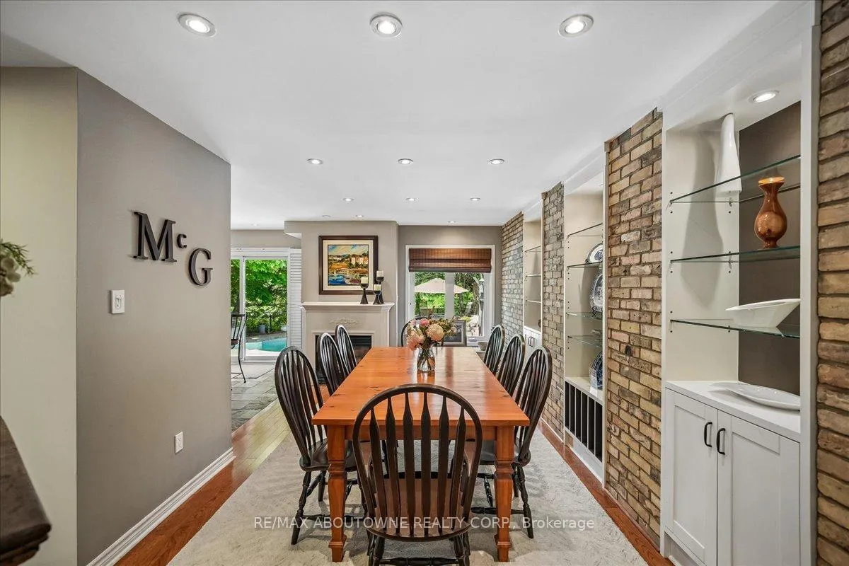 Photo 6 of 1053 Old Oak Drive, Oakville, West Oak Trails — HOMEH
