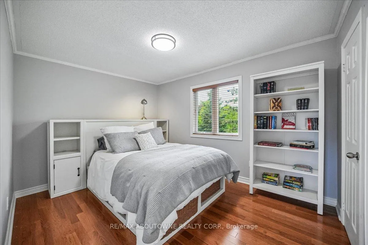 Photo 20 of 1053 Old Oak Drive, Oakville, West Oak Trails — HOMEH