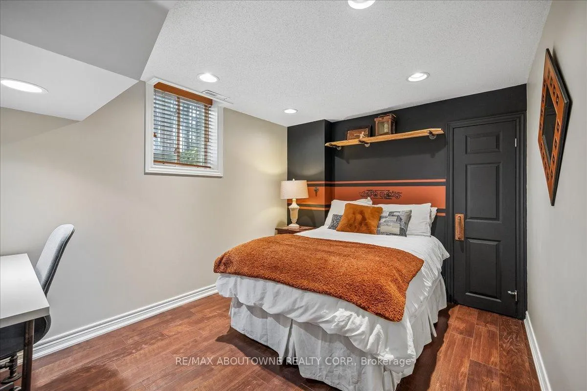 Photo 26 of 1053 Old Oak Drive, Oakville, West Oak Trails — HOMEH
