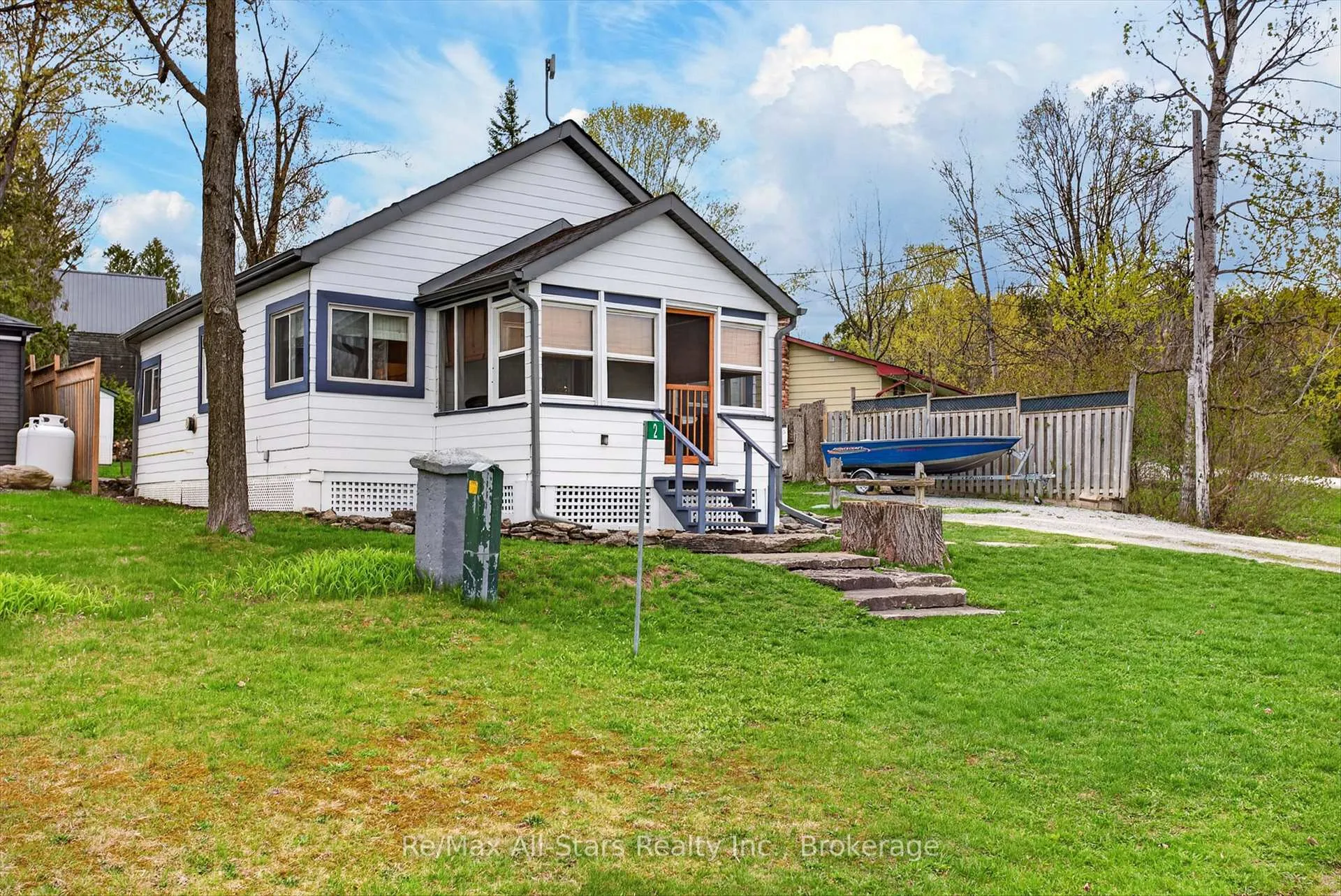 Photo 2 of 2 Elder Street, Kawartha Lakes, Fenelon — HOMEH