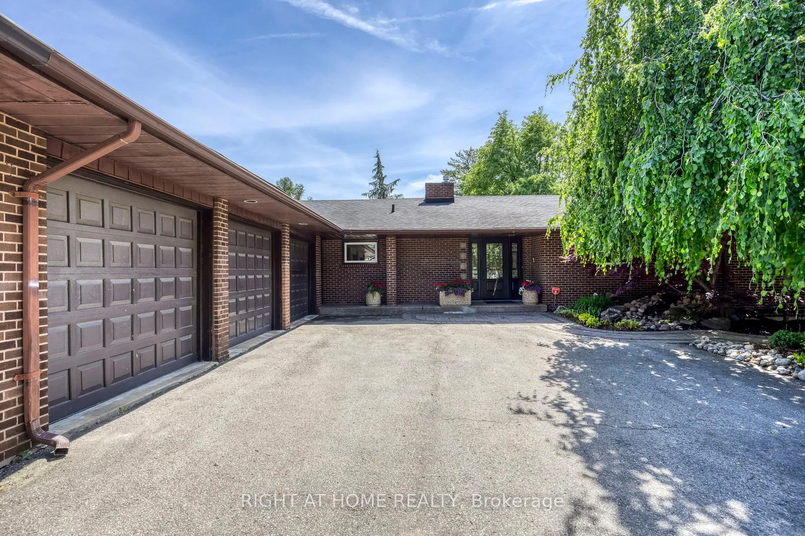 Photo 2 of 5290 Creditview Road, Mississauga, East Credit — HOMEH