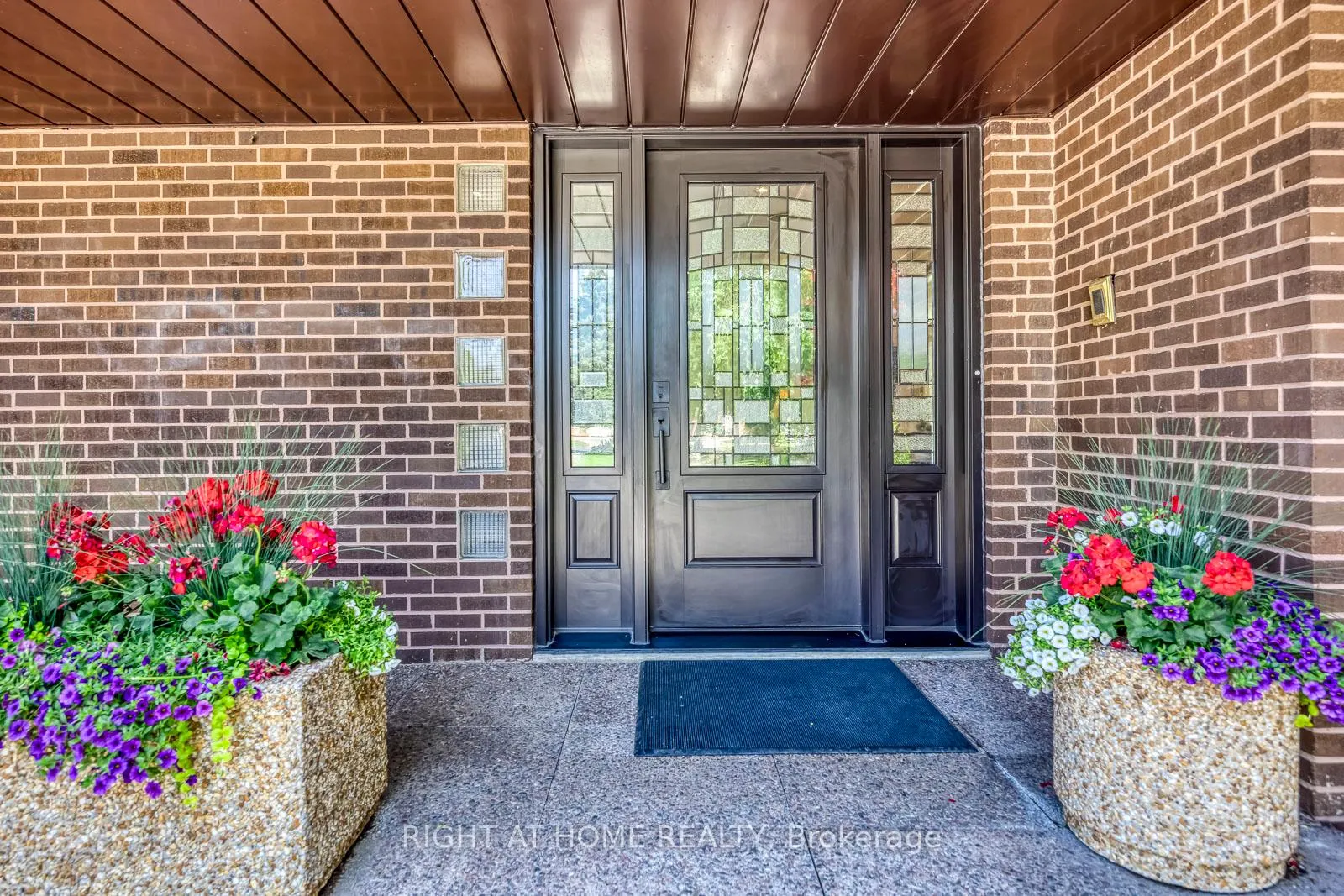 Photo 3 of 5290 Creditview Road, Mississauga, East Credit — HOMEH
