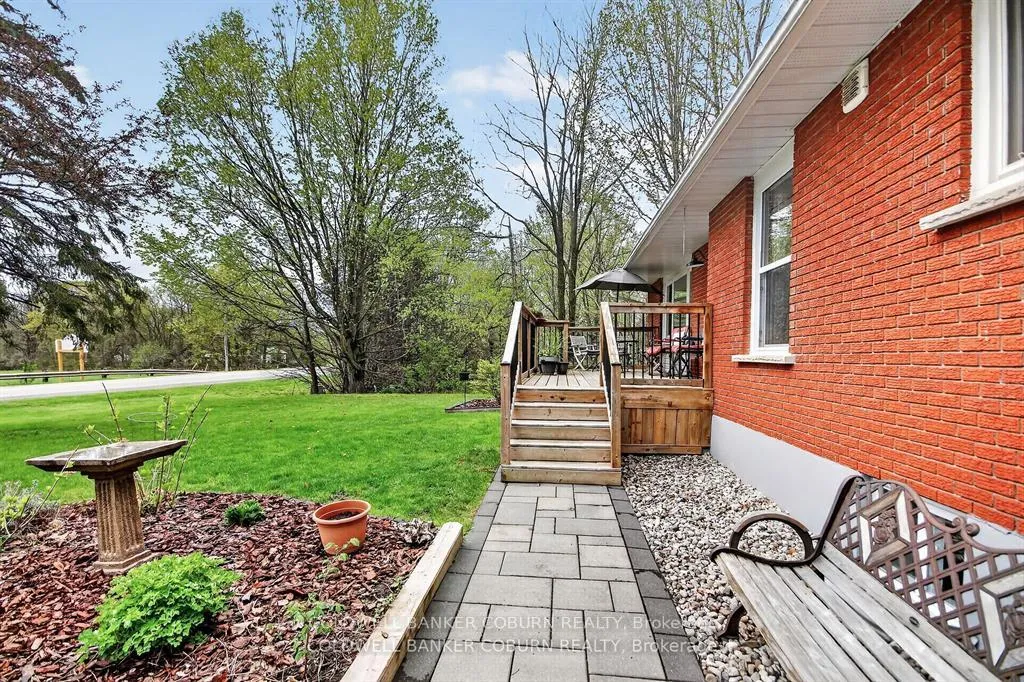 Photo 2 of 2802 County Road 21, Edwardsburgh/Cardinal, Edwardsburgh/Cardinal Twp — HOMEH