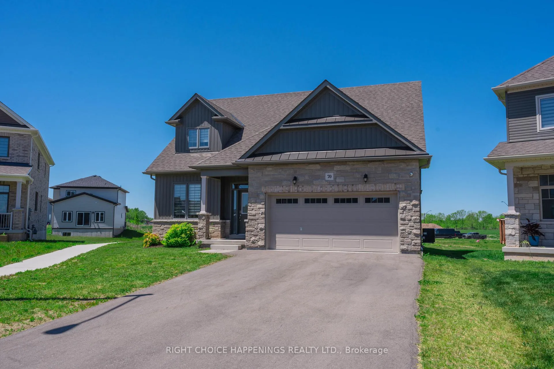 Photo 3 of 70 Oriole Crescent, Port Colborne, Main Street — HOMEH