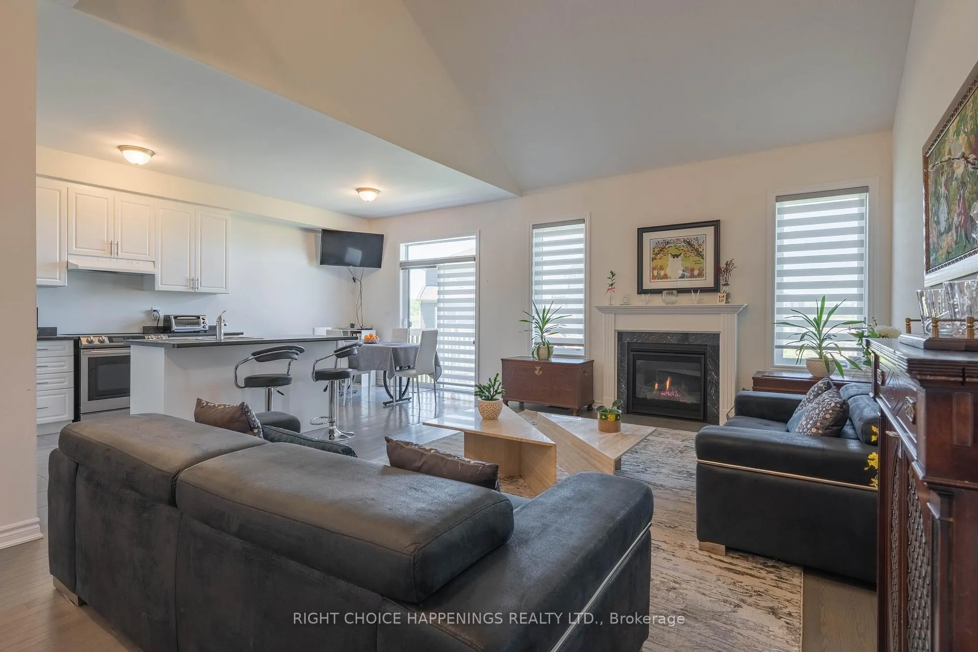 Photo 8 of 70 Oriole Crescent, Port Colborne, Main Street — HOMEH