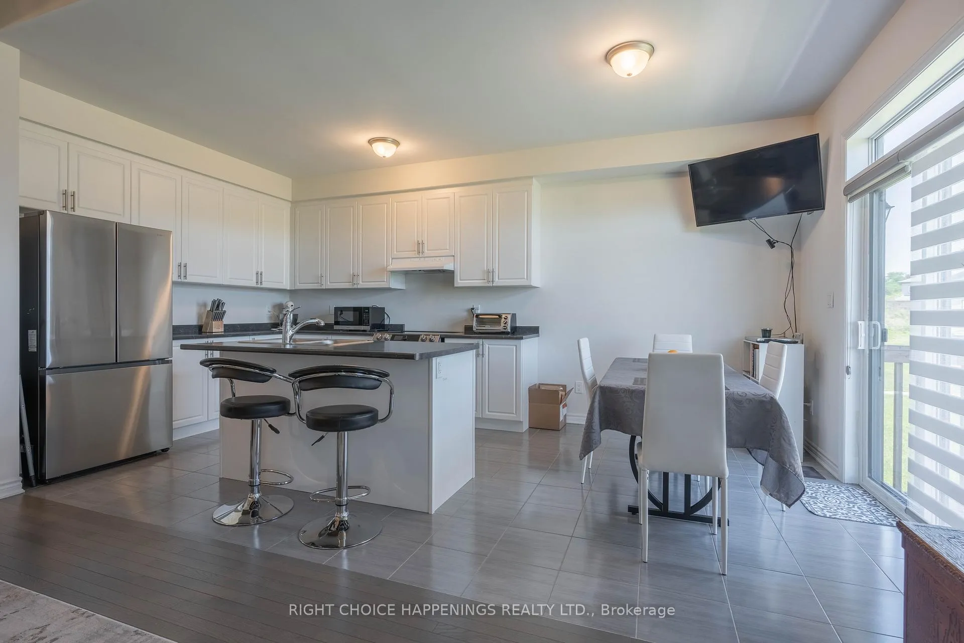 Photo 10 of 70 Oriole Crescent, Port Colborne, Main Street — HOMEH