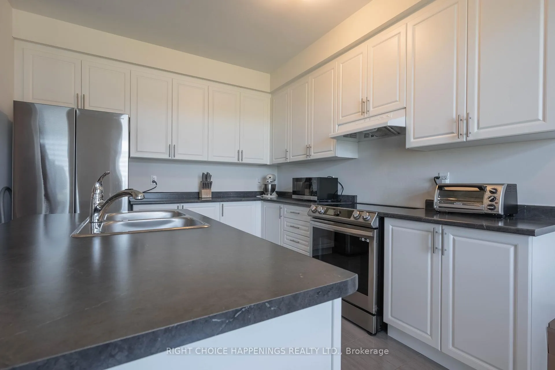 Photo 11 of 70 Oriole Crescent, Port Colborne, Main Street — HOMEH