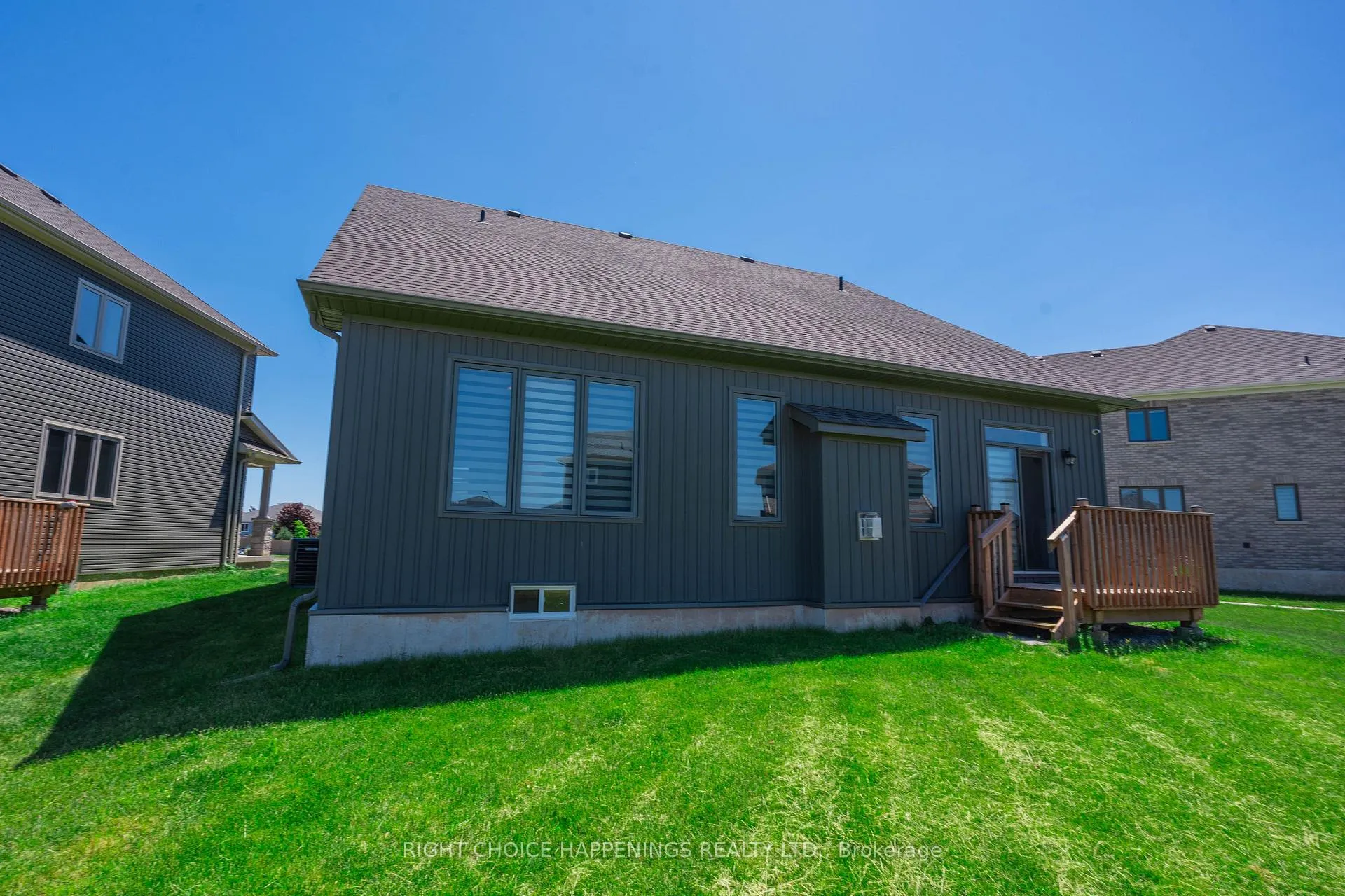Photo 26 of 70 Oriole Crescent, Port Colborne, Main Street — HOMEH