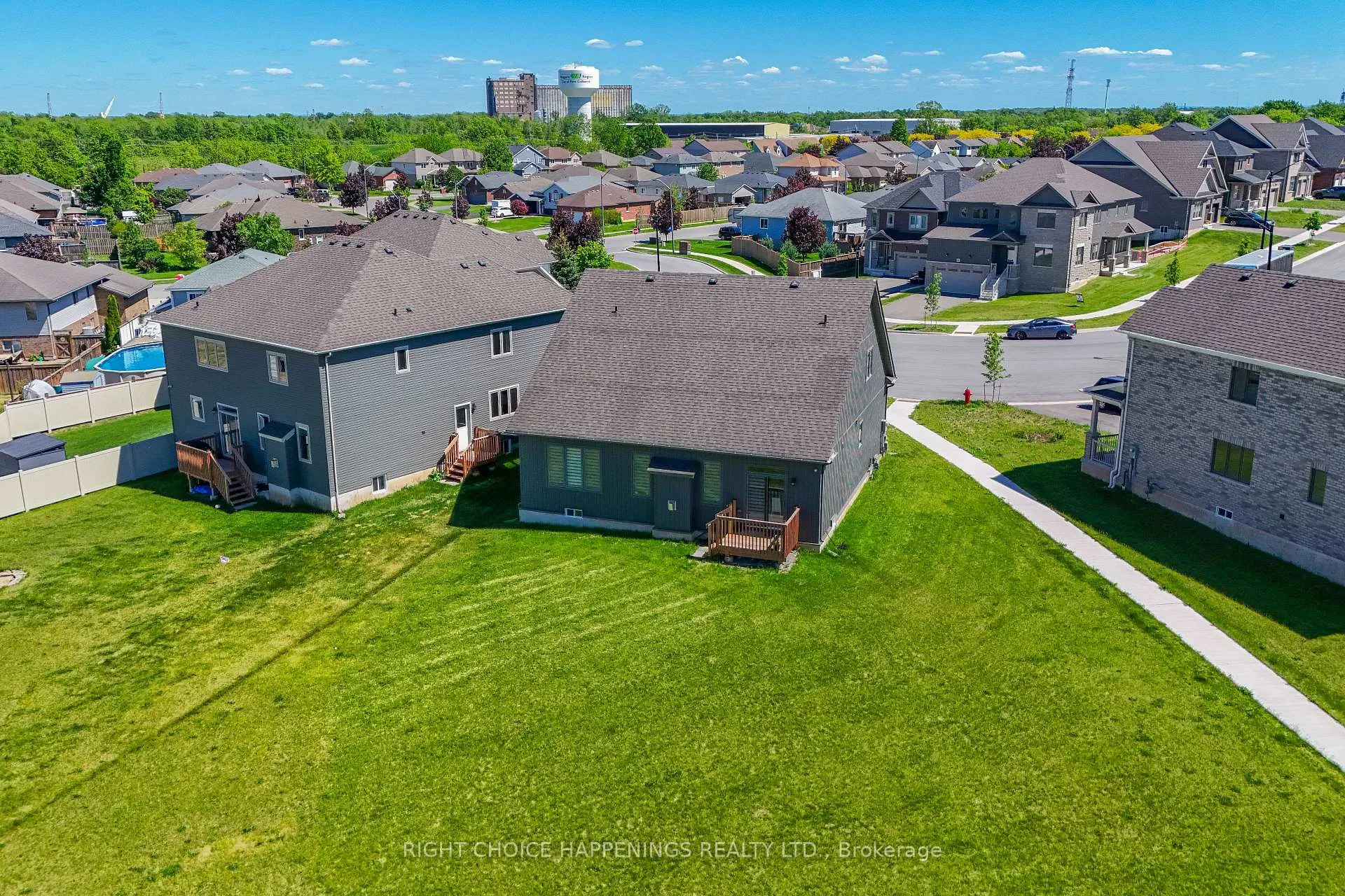 Photo 31 of 70 Oriole Crescent, Port Colborne, Main Street — HOMEH