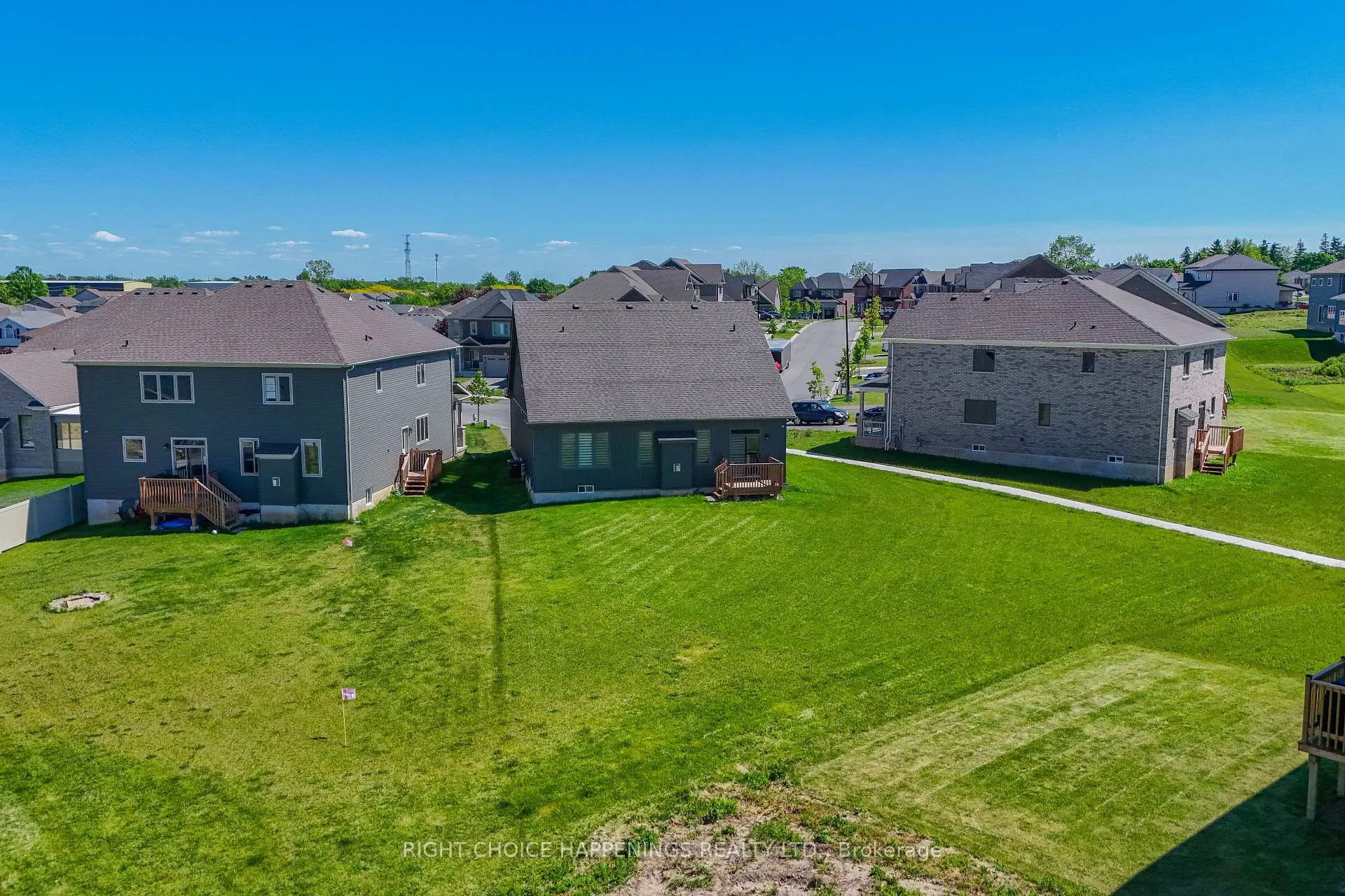 Photo 32 of 70 Oriole Crescent, Port Colborne, Main Street — HOMEH