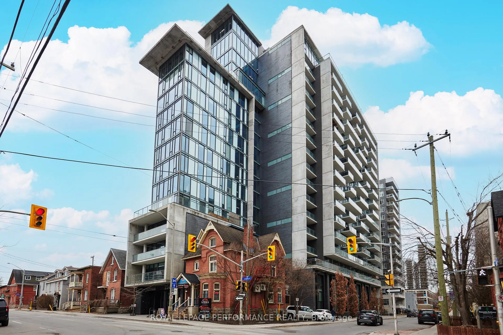 Front of Unit 708, 224 Lyon Street N
