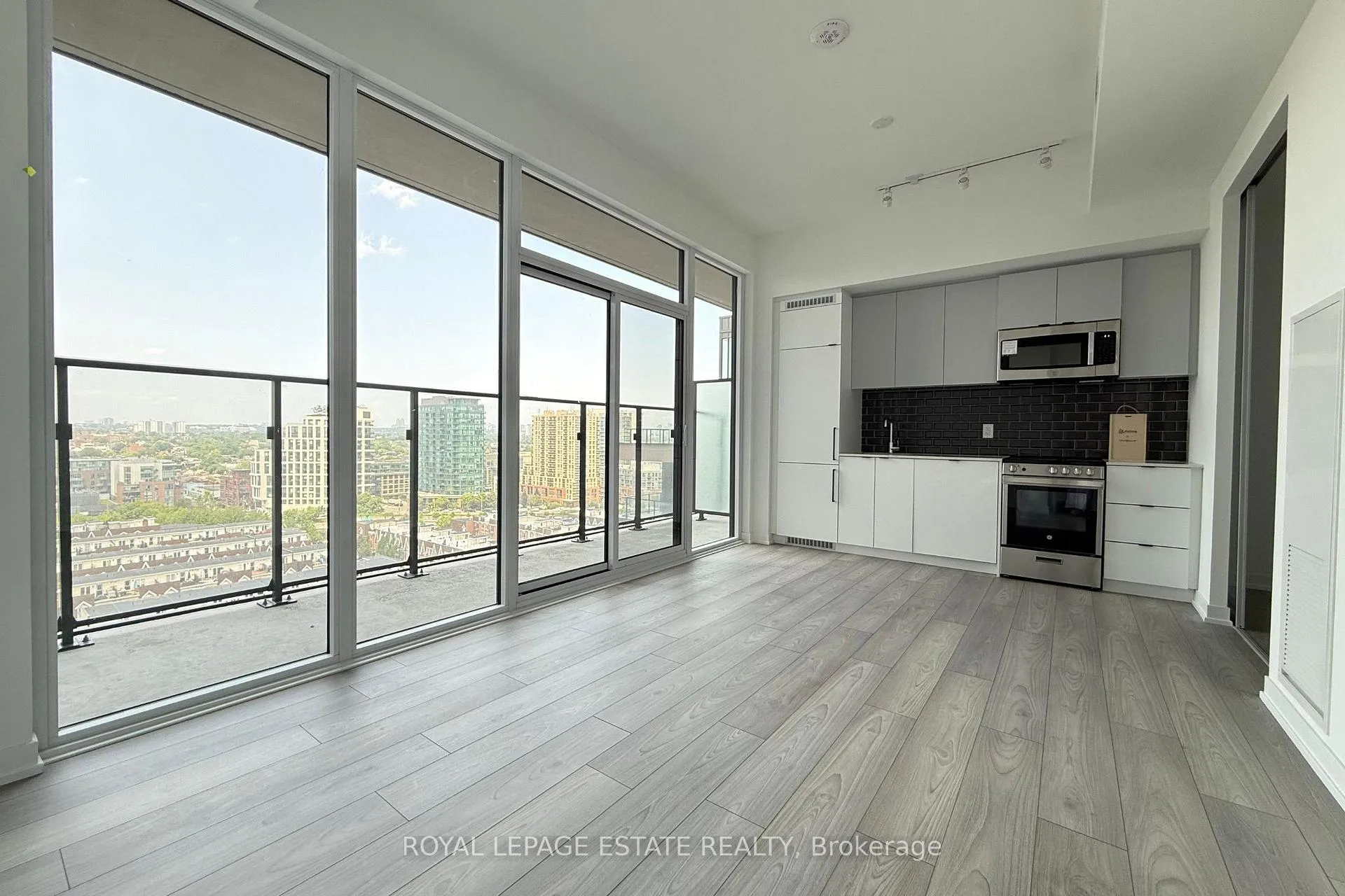 Photo 2 of Unit 1201, 285 Dufferin Street, Toronto, South Parkdale — HOMEH
