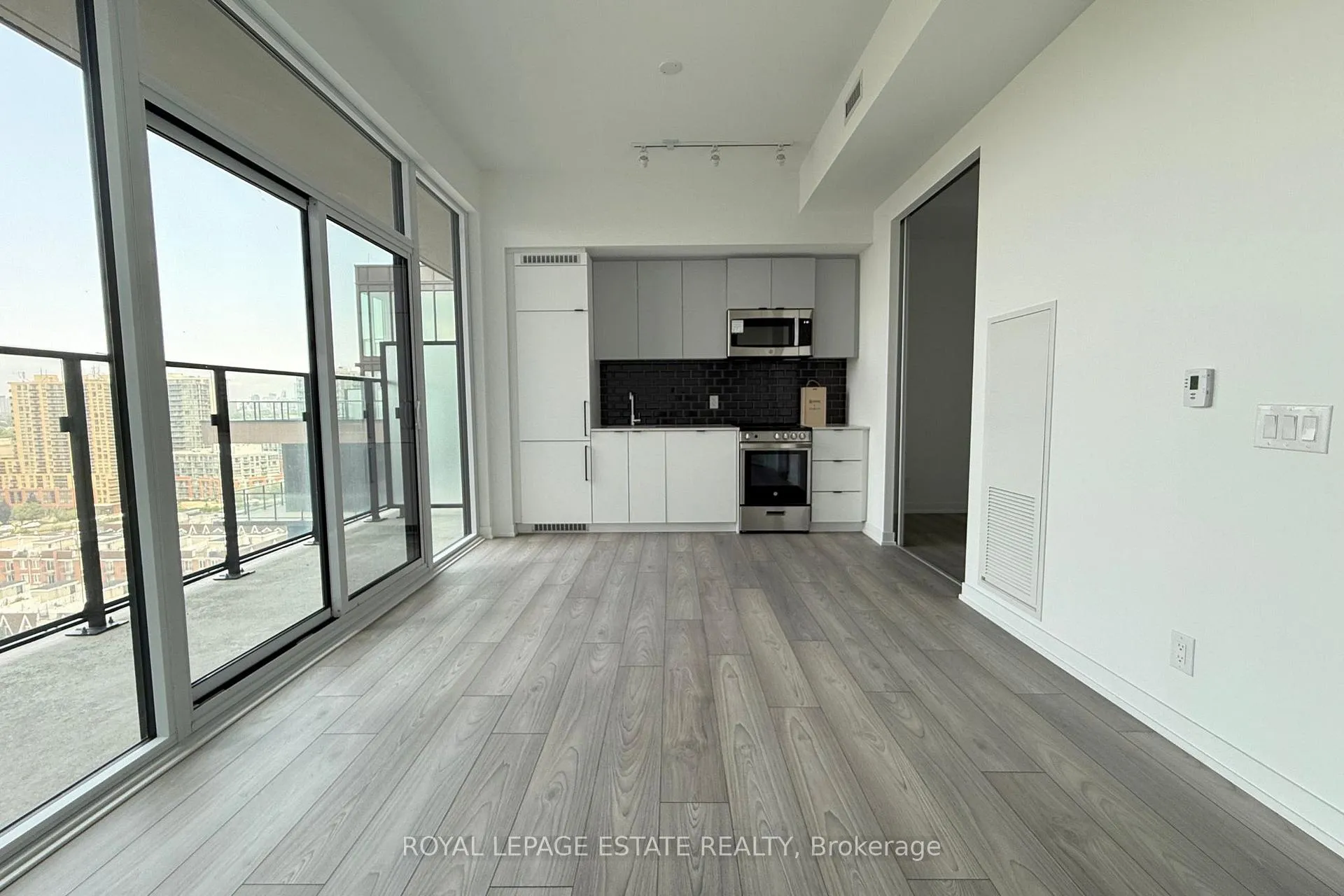 Photo 3 of Unit 1201, 285 Dufferin Street, Toronto, South Parkdale — HOMEH