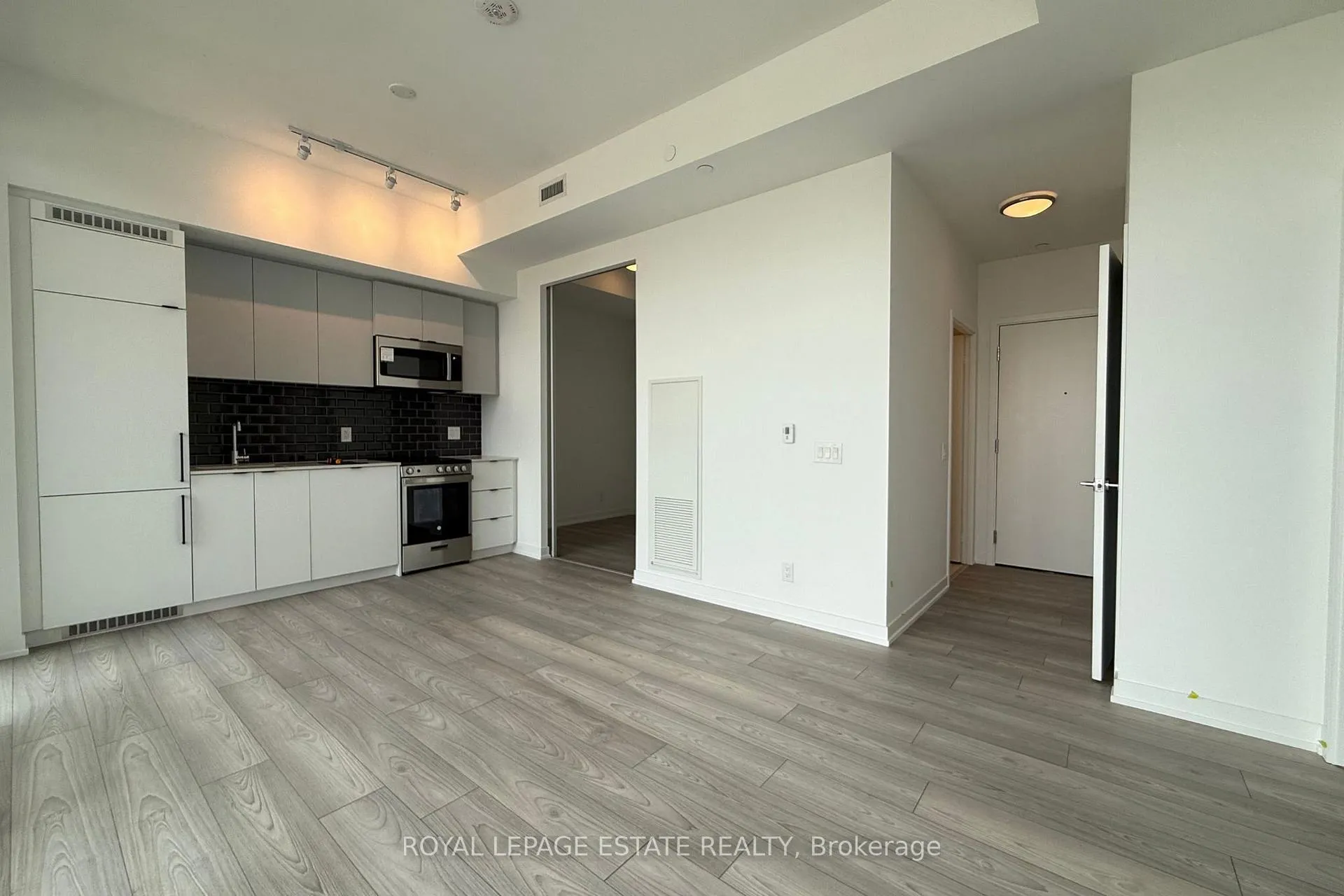 Photo 4 of Unit 1201, 285 Dufferin Street, Toronto, South Parkdale — HOMEH