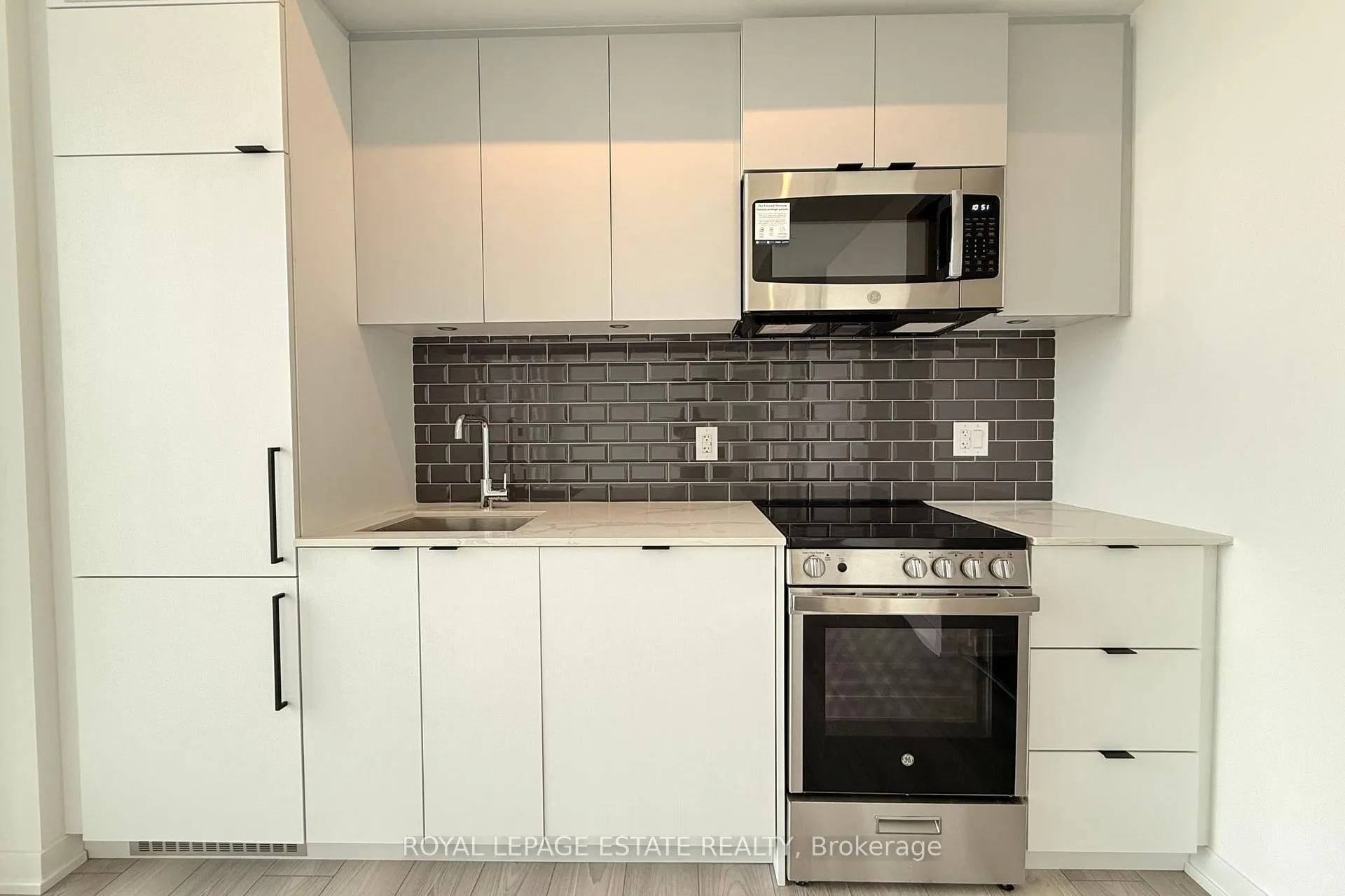 Photo 6 of Unit 1201, 285 Dufferin Street, Toronto, South Parkdale — HOMEH
