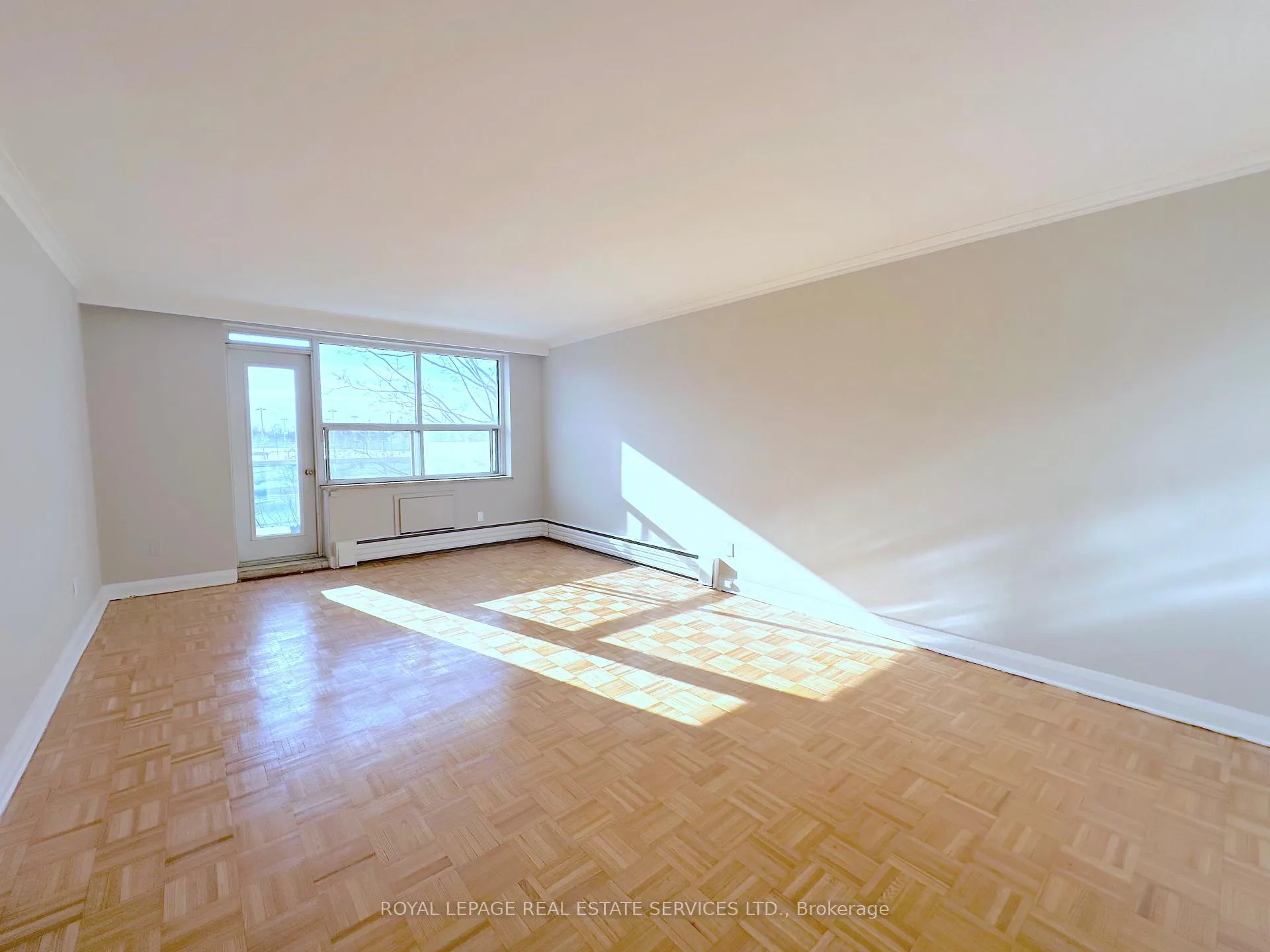Front of Unit 208, 276 St Clair Avenue W