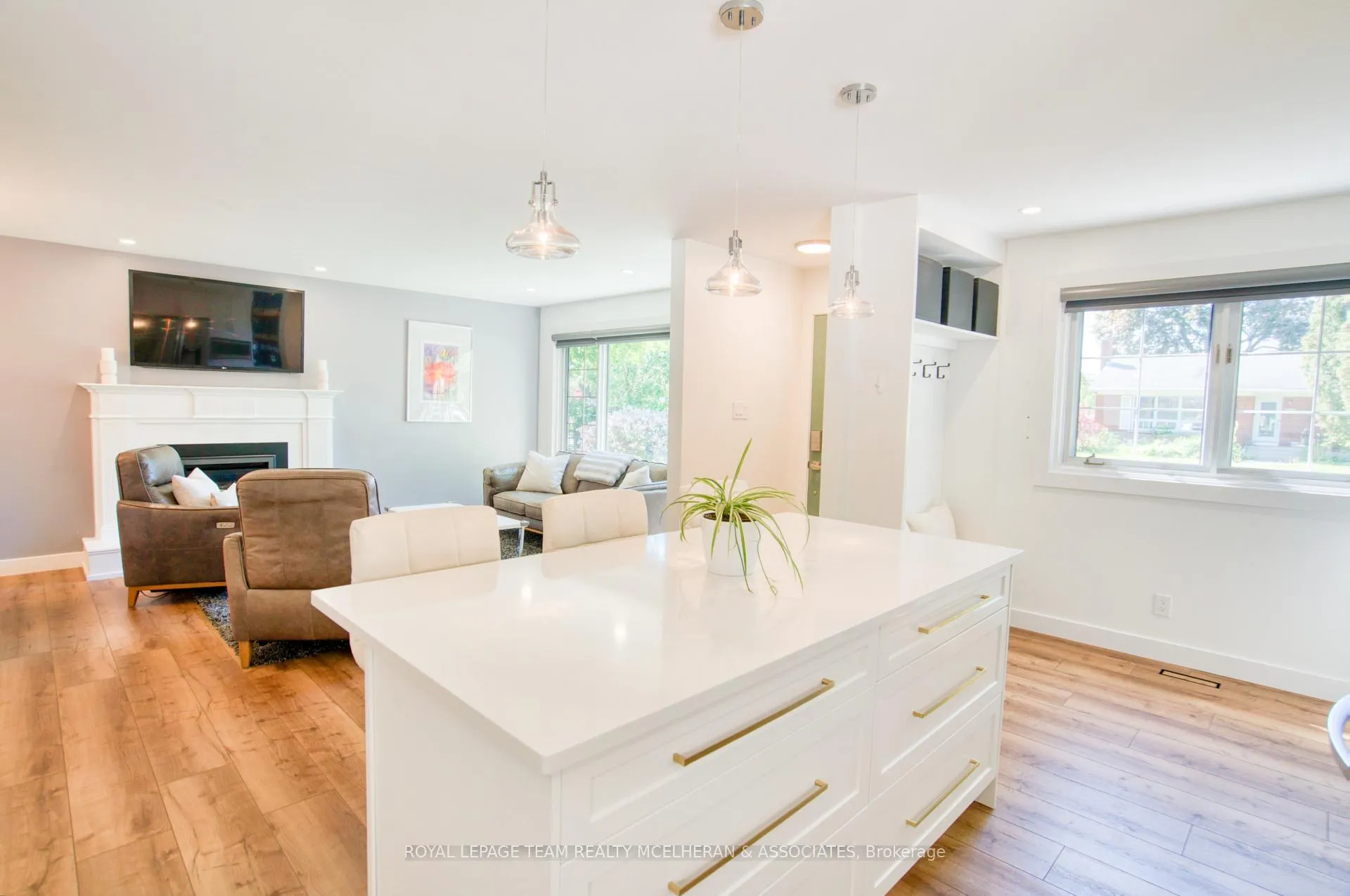 Photo 12 of 655 Browning Avenue, Ottawa, Riverview Park — HOMEH