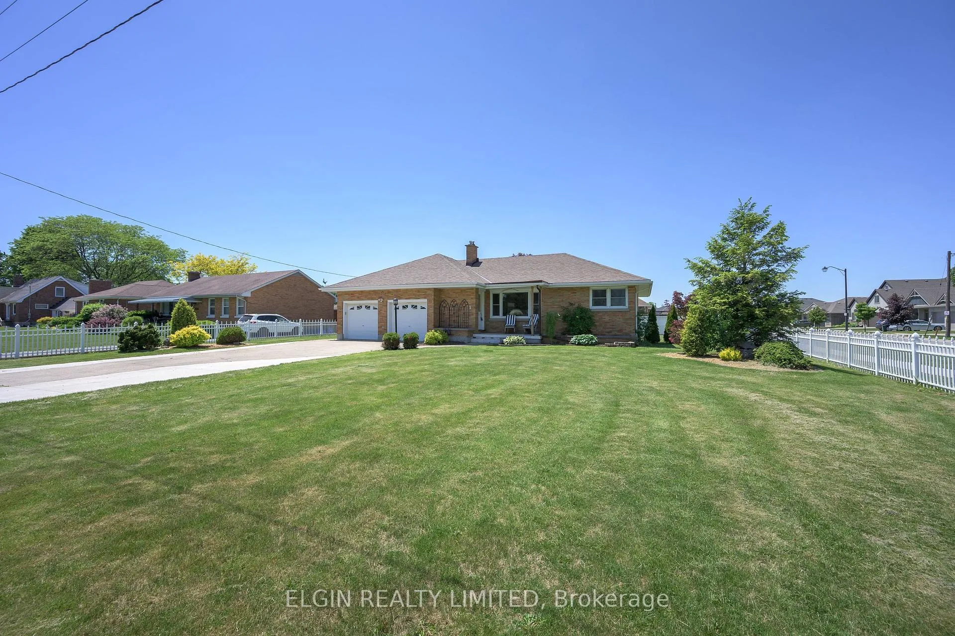 Photo 4 of 2 Lyndale Avenue, Central Elgin, Rural Central Elgin — HOMEH