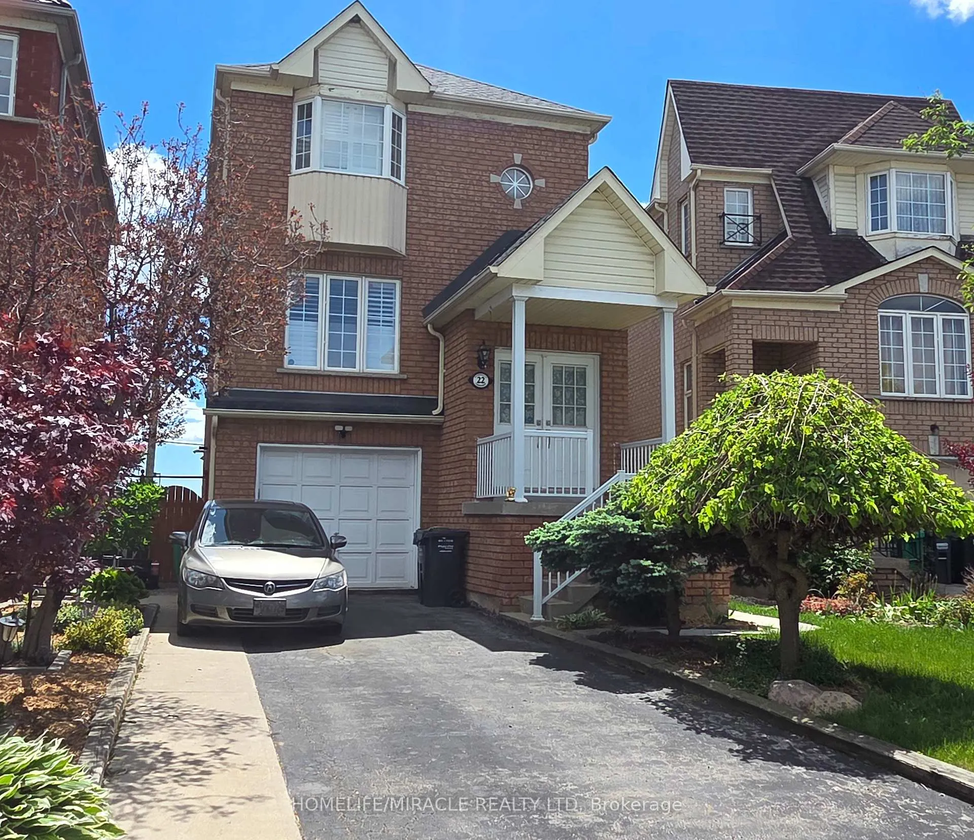 Photo 2 of 22 Domenico Crescent, Brampton, Bram East — HOMEH