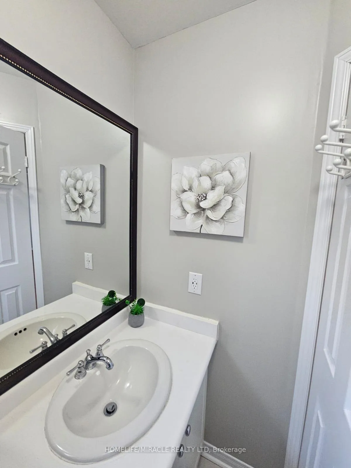 Photo 12 of 22 Domenico Crescent, Brampton, Bram East — HOMEH