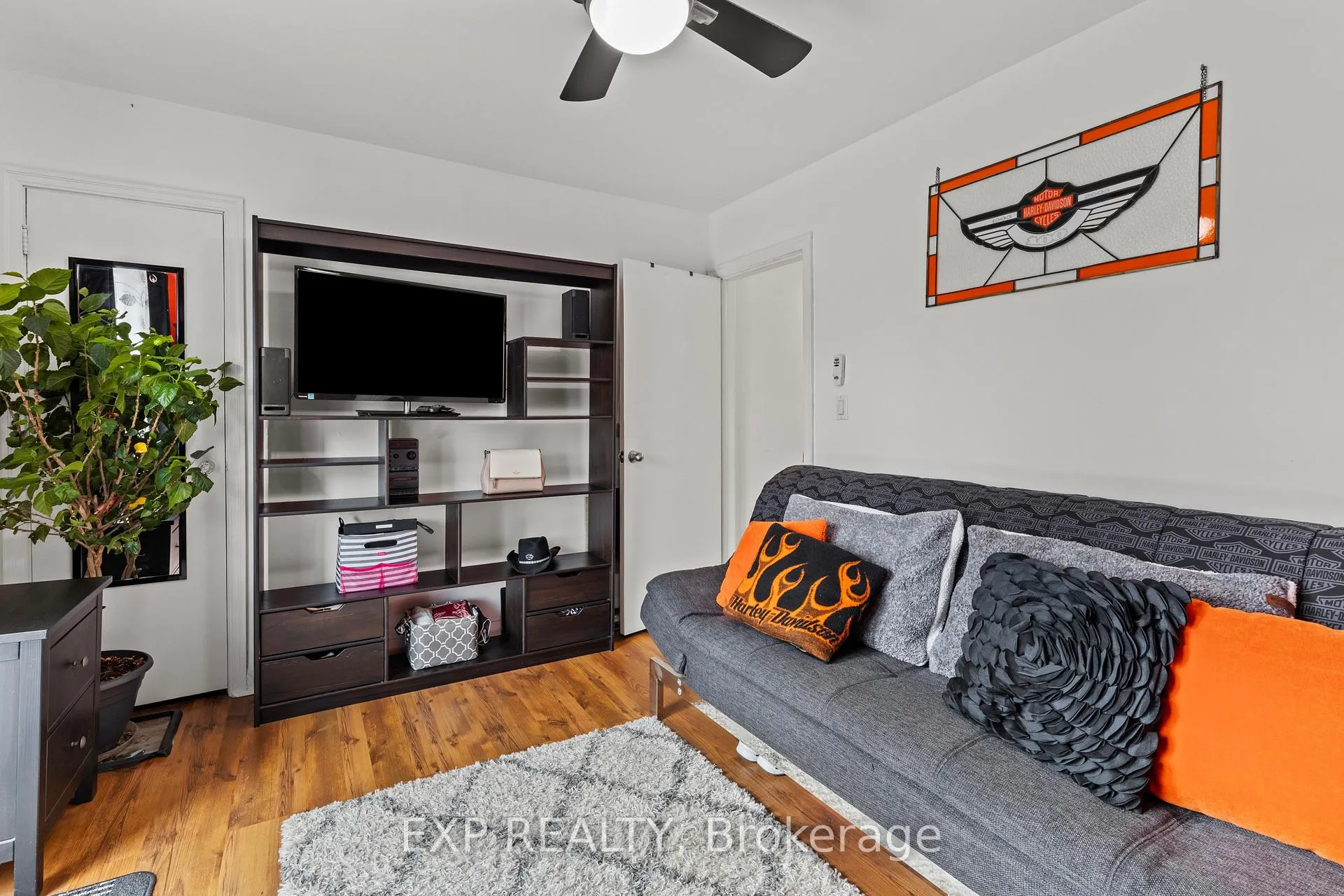 Photo 15 of 5367 Kitchener Street, Niagara Falls, Clifton Hill — HOMEH
