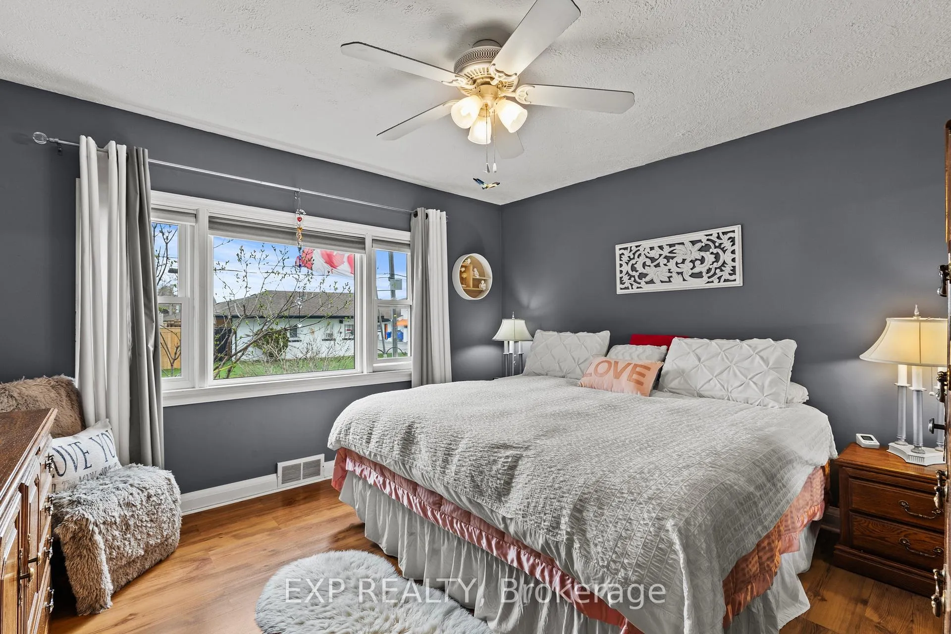 Photo 16 of 5367 Kitchener Street, Niagara Falls, Clifton Hill — HOMEH