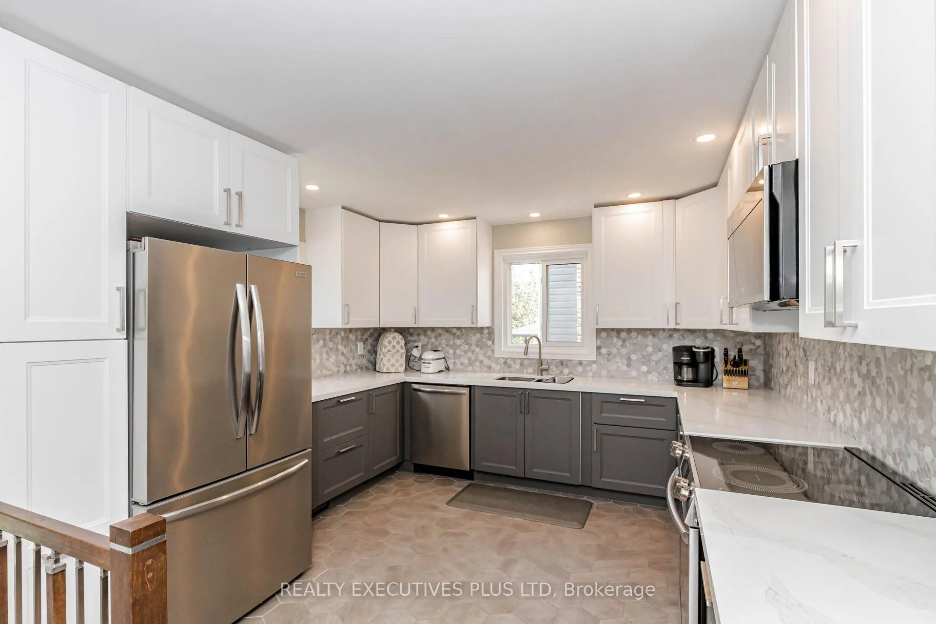 Photo 13 of 12 Maidstone Crescent, Brampton, Central Park — HOMEH